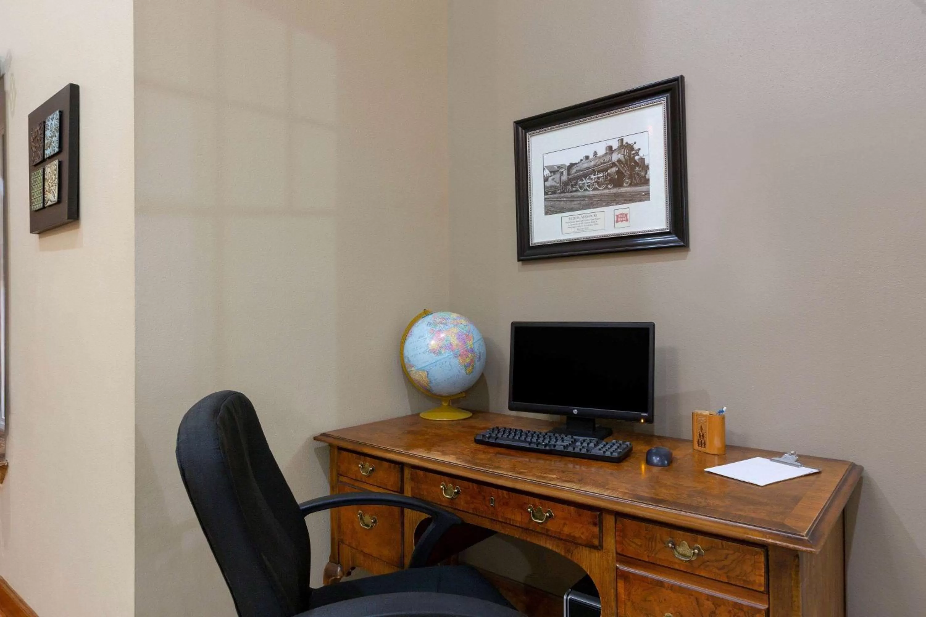 Business facilities in Super 8 by Wyndham Lake of the Ozarks