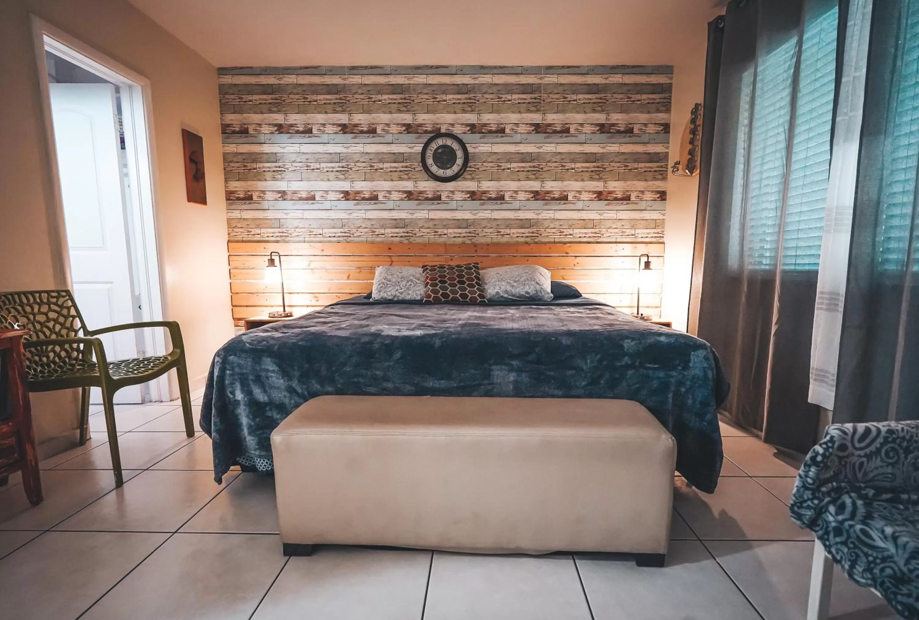 Bed in Hollywood Light Haven Lodge