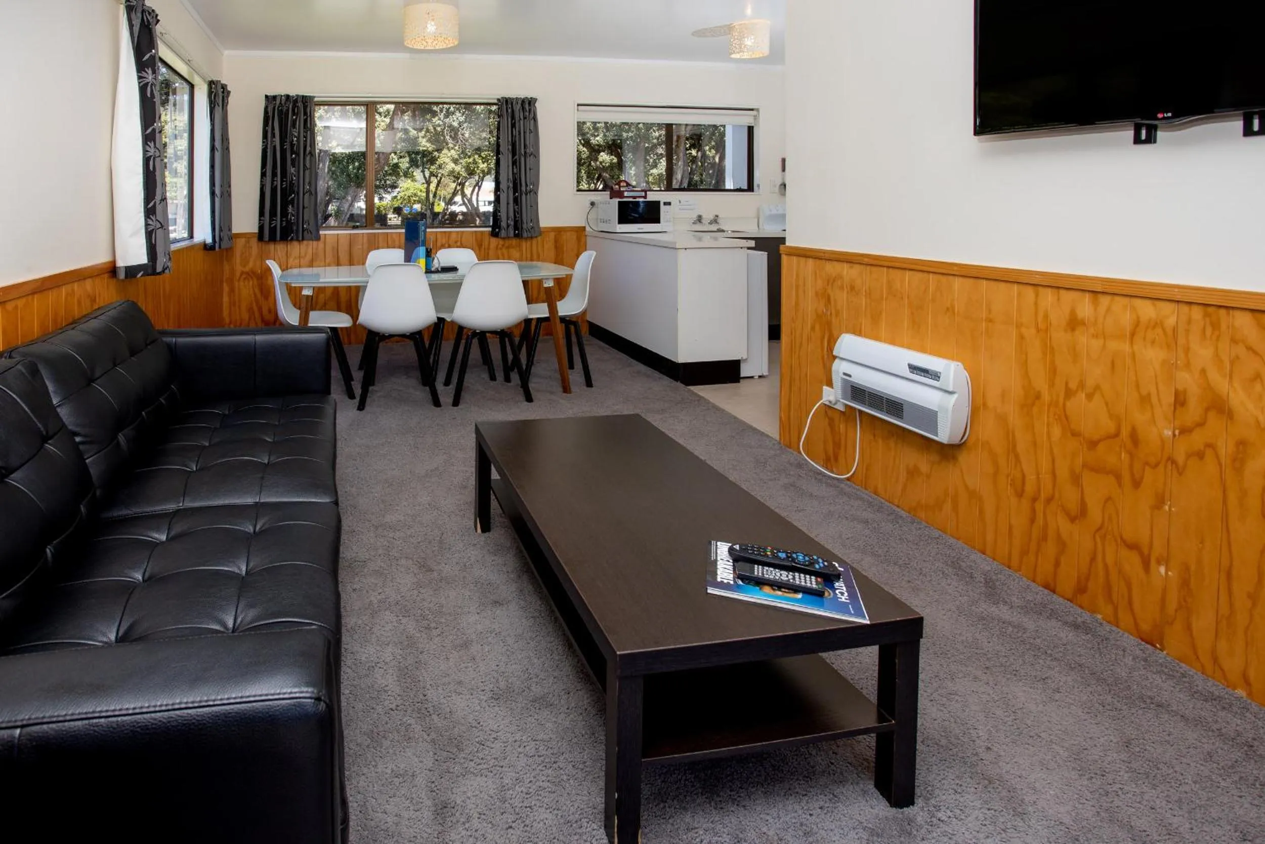 Living room in Wellington TOP 10 Holiday Park