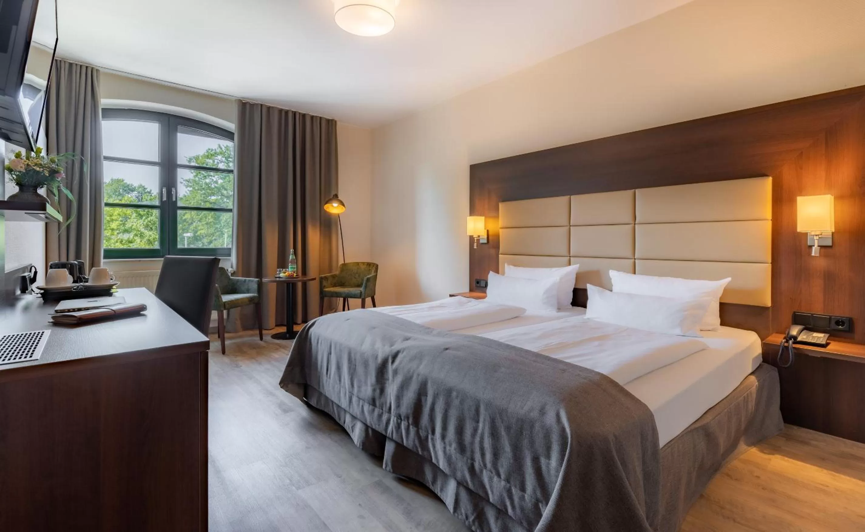 Staff, Bed in Hotel Ohlenhoff