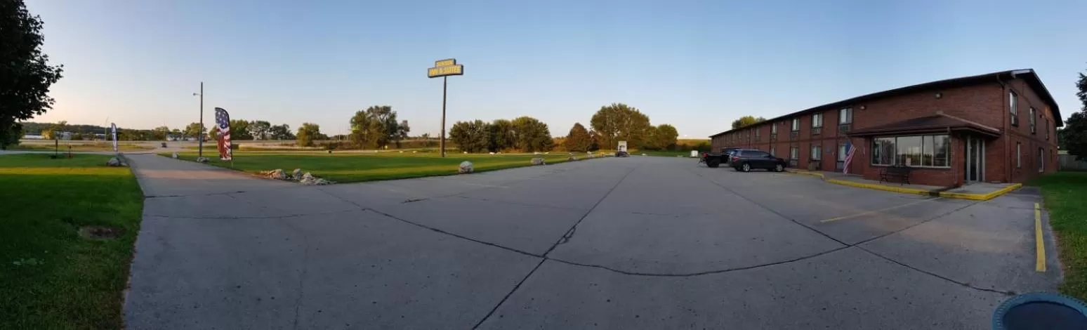 Property building in Denison Inn & Suites