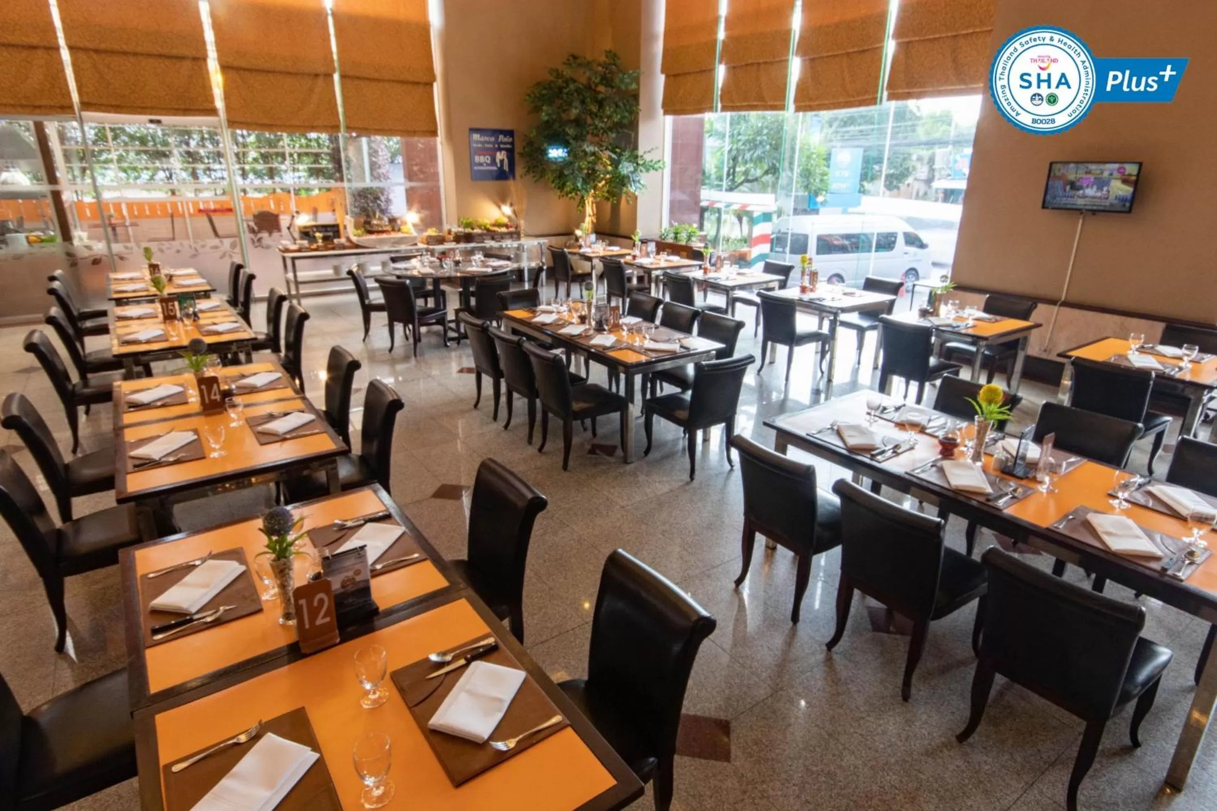 Restaurant/places to eat in Duangtawan Hotel Chiang Mai