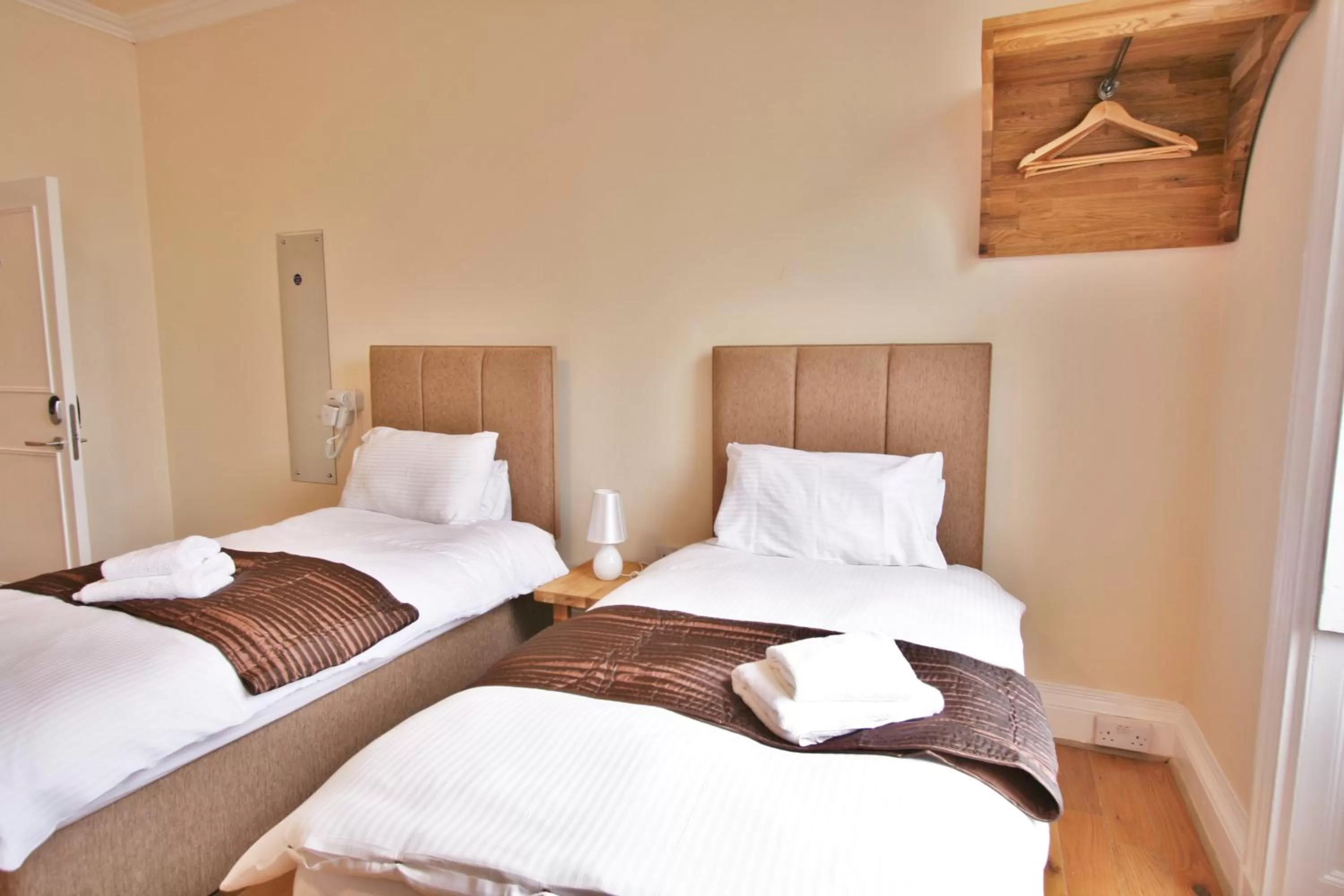 Bed in Central Studios Gloucester Place by Roomsbooked