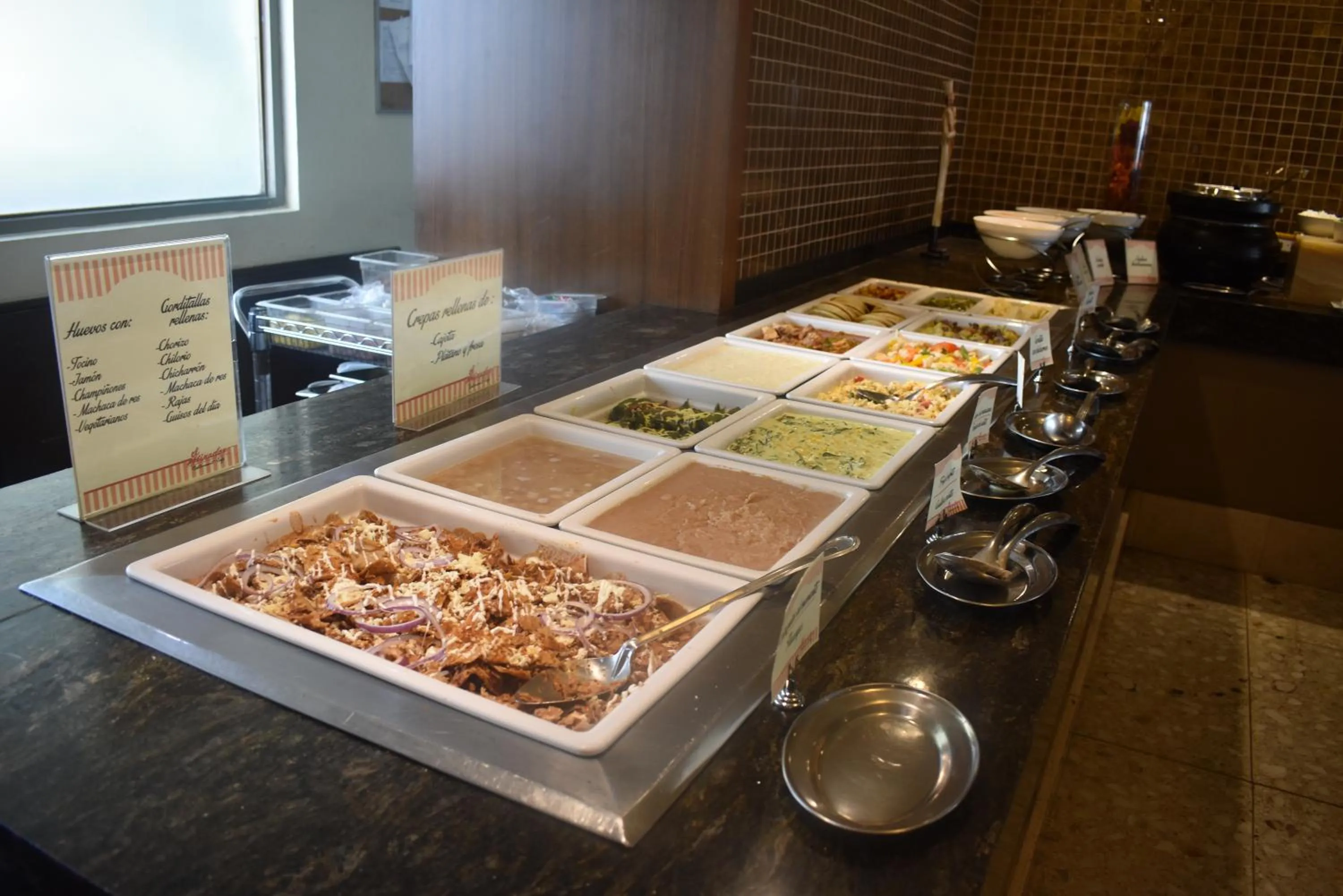 Buffet breakfast in Hotel San Luis Lindavista