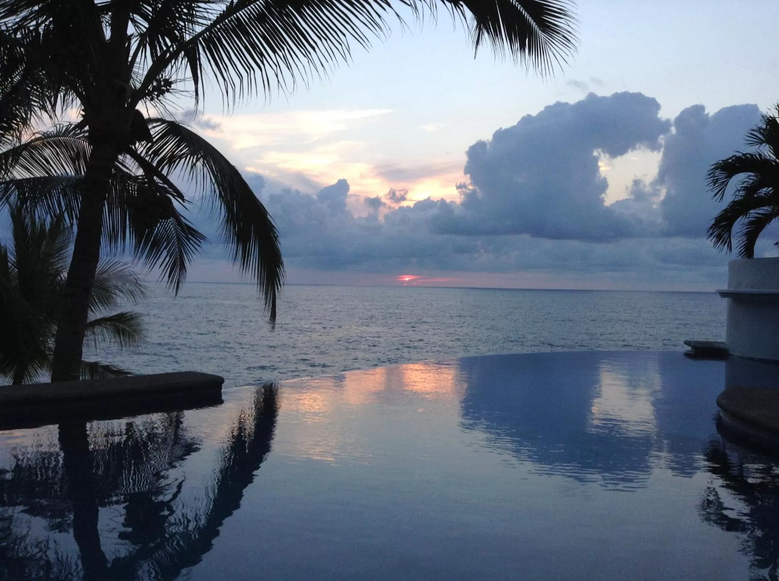 Swimming Pool in Bungalows Lydia