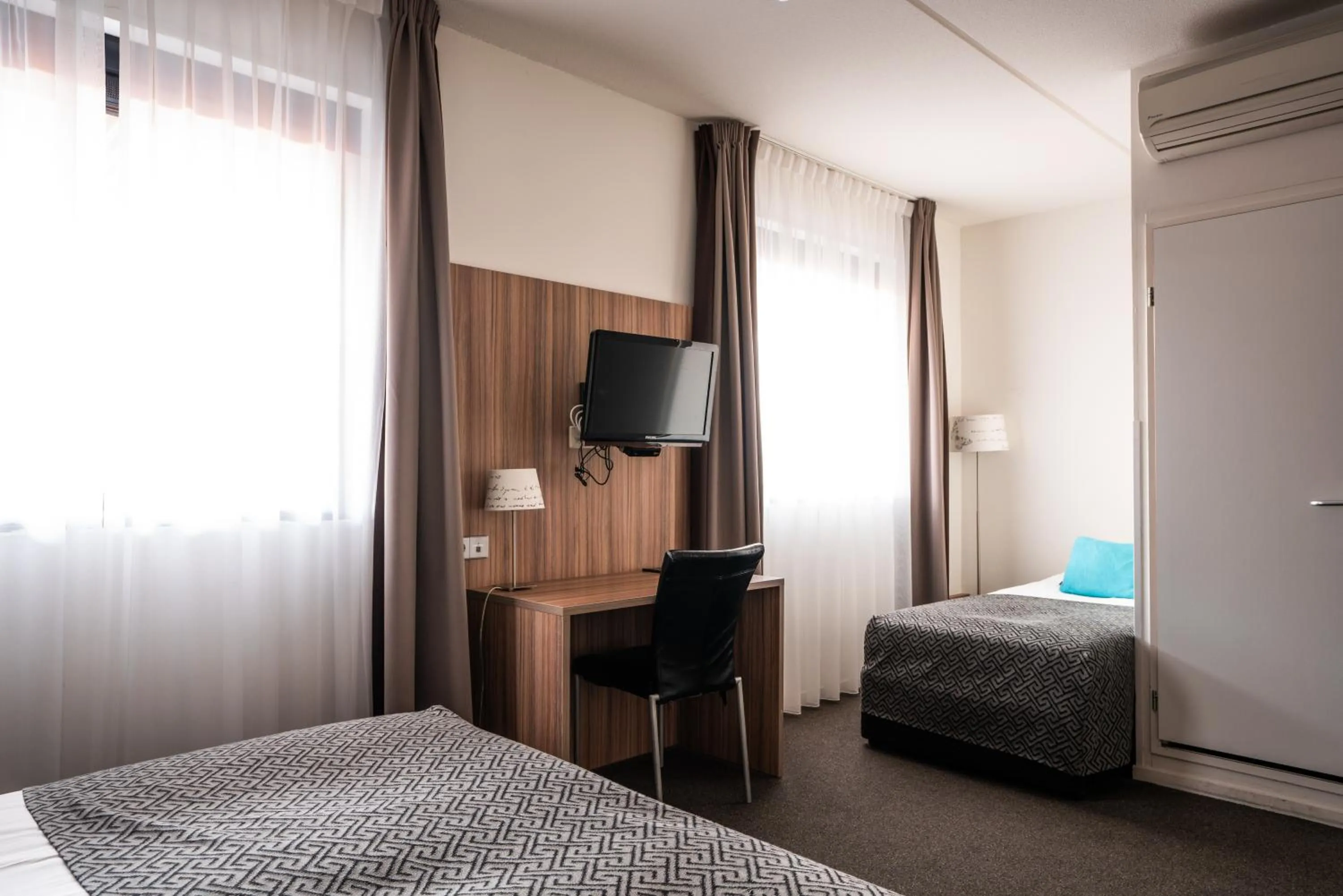 Photo of the whole room, Bed in Martini Hotel