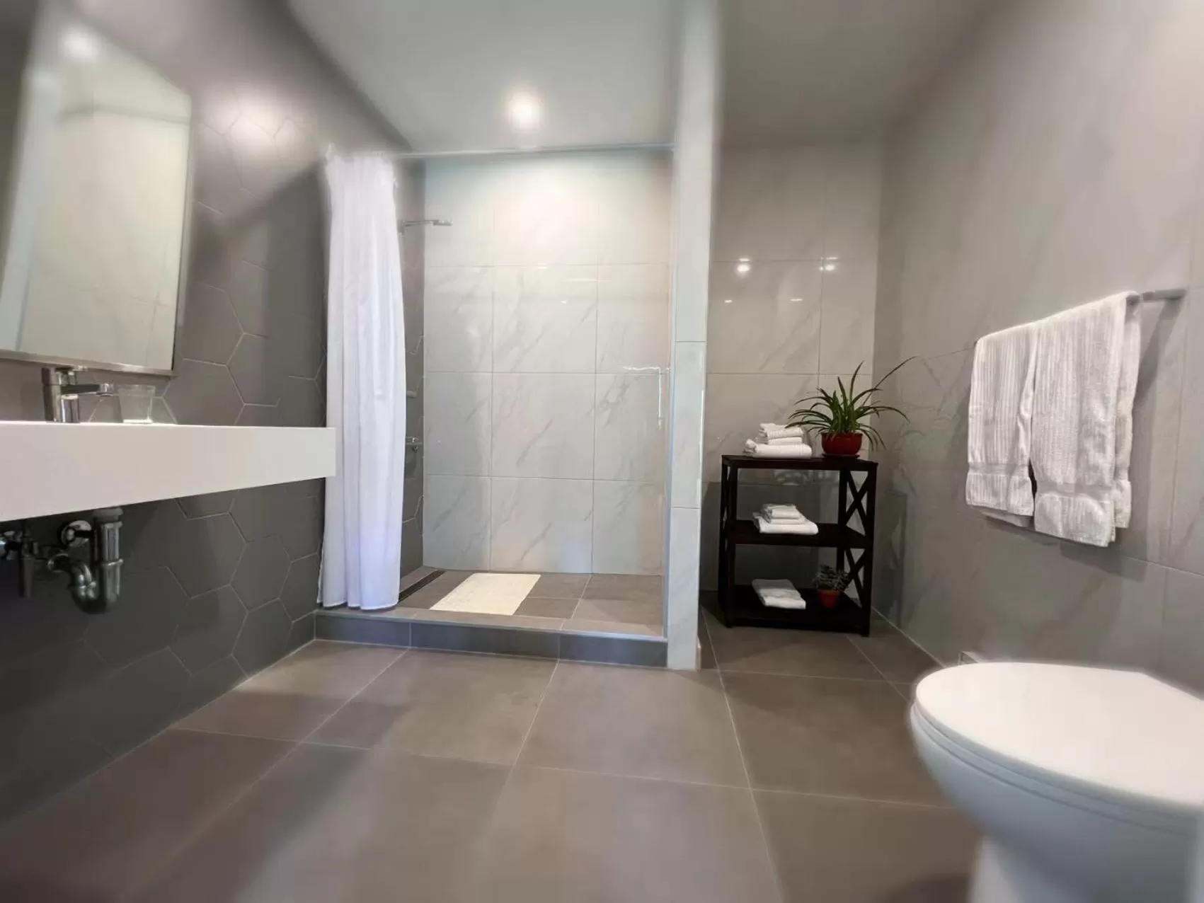 Shower in Auberge du Grand Lac