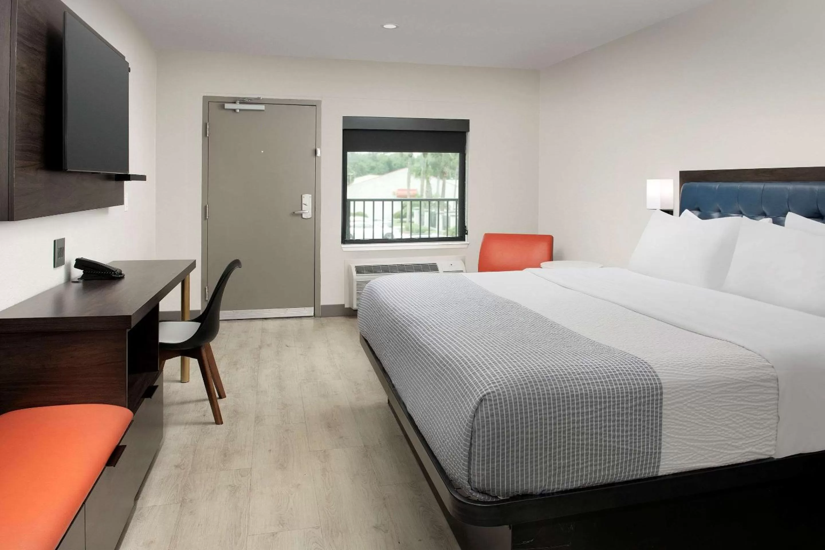 Photo of the whole room, Bed in Rodeway Inn St Augustine Historic District