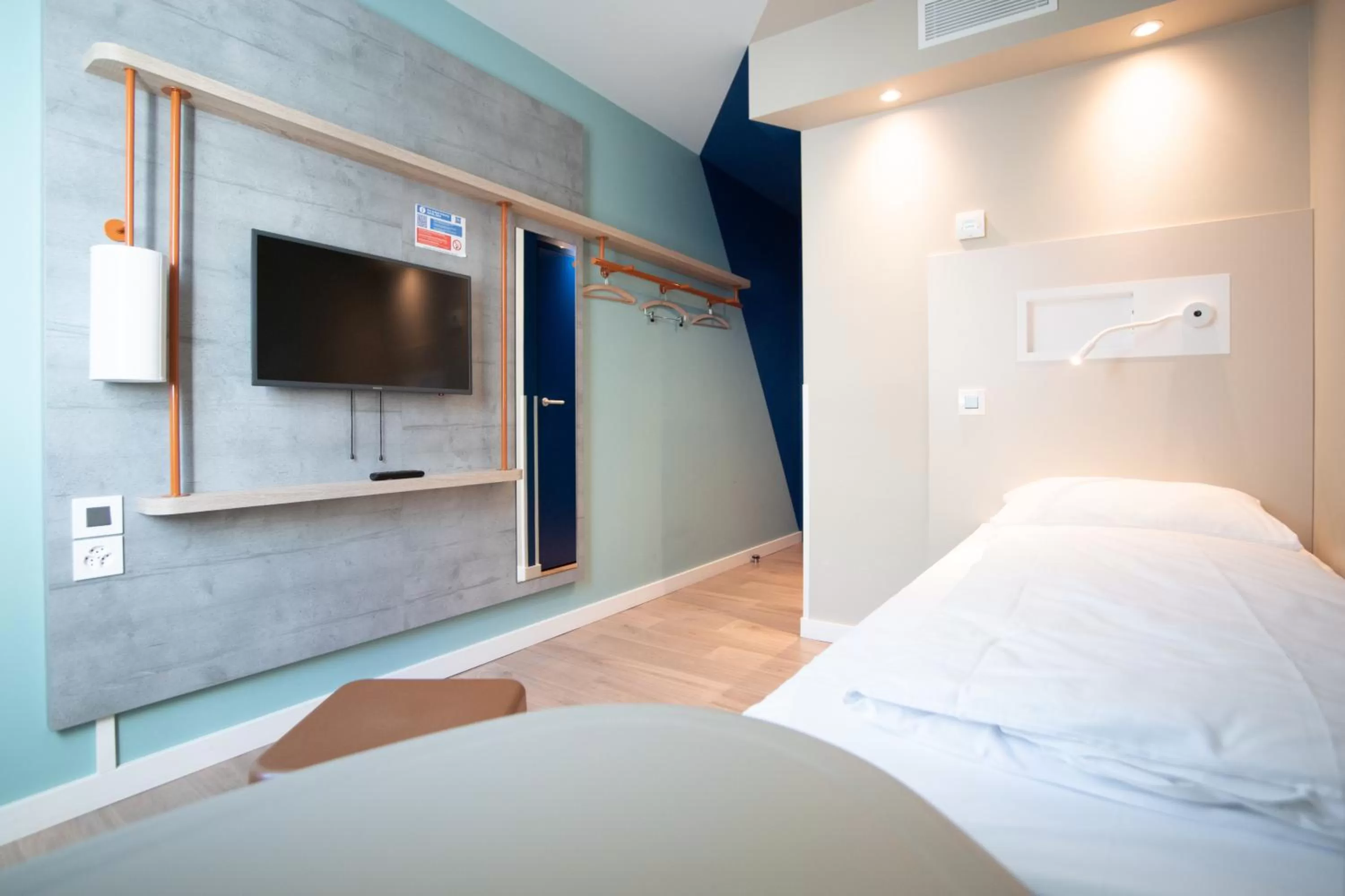TV and multimedia, Bed in ibis budget Fribourg