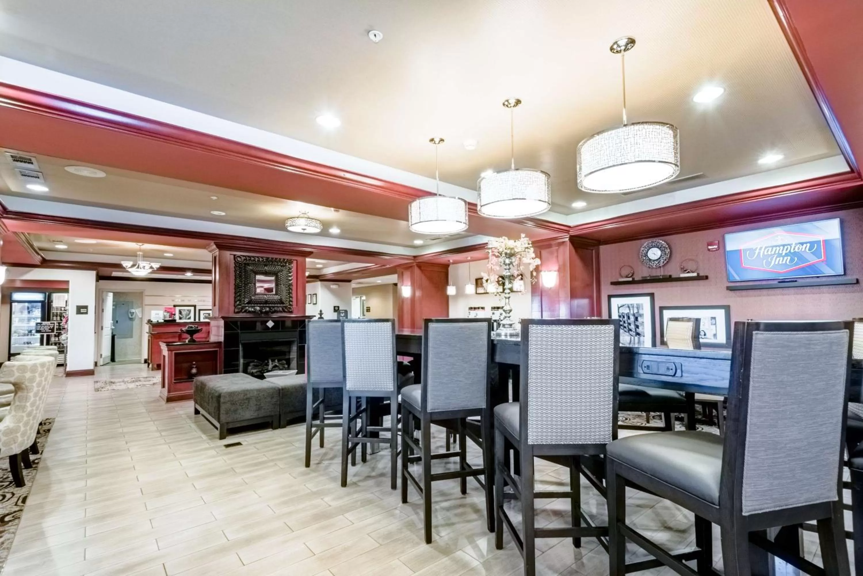 Dining area in Hampton Inn Montgomery-South-Airport