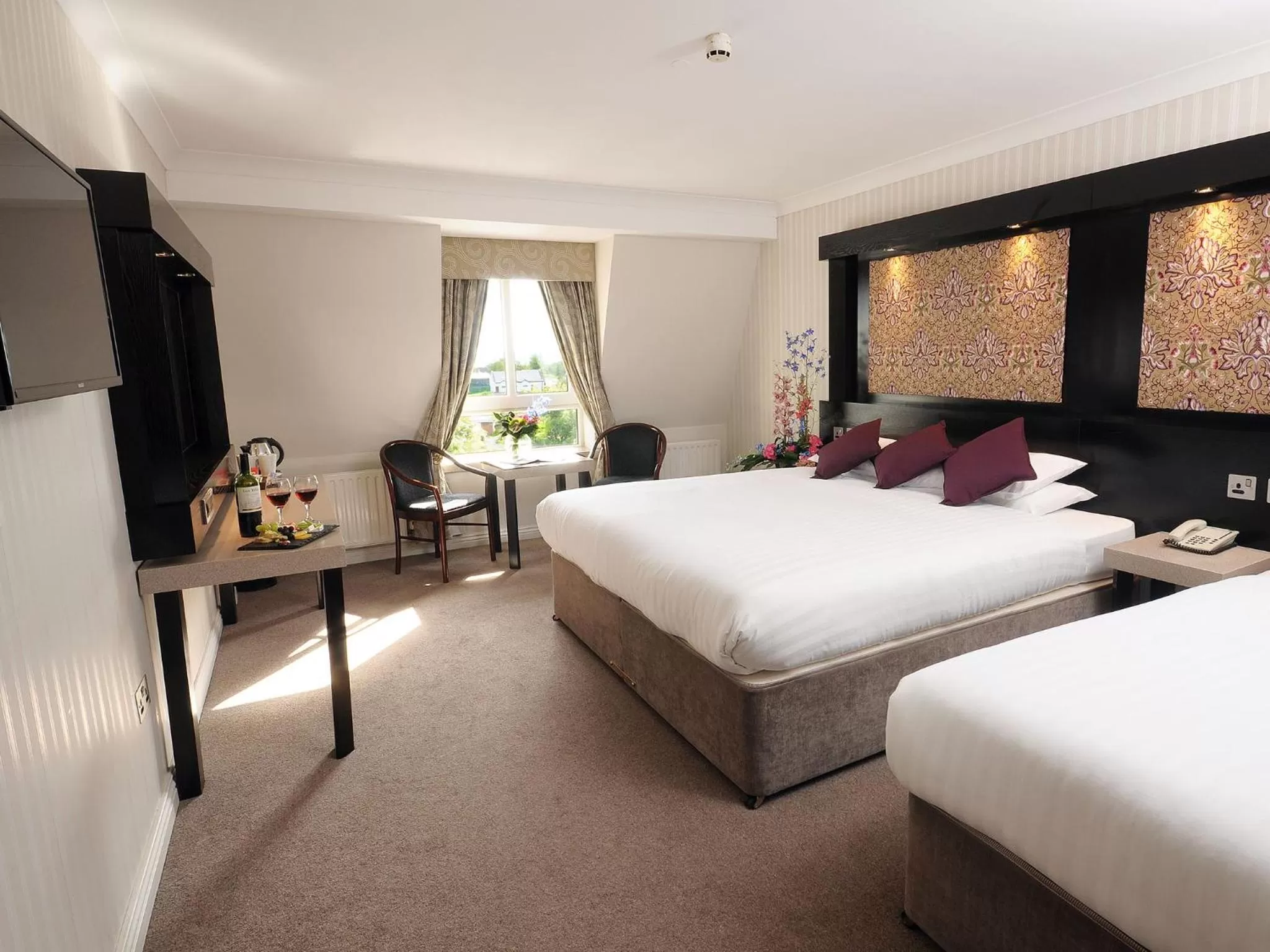 Bed in Flannery's Hotel