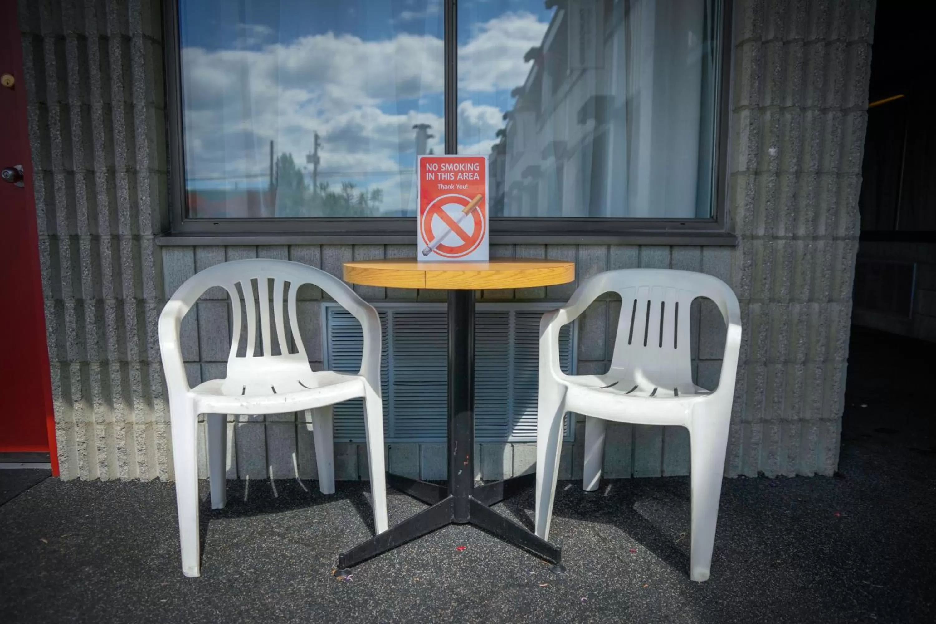 Thunderbird Motor Inn