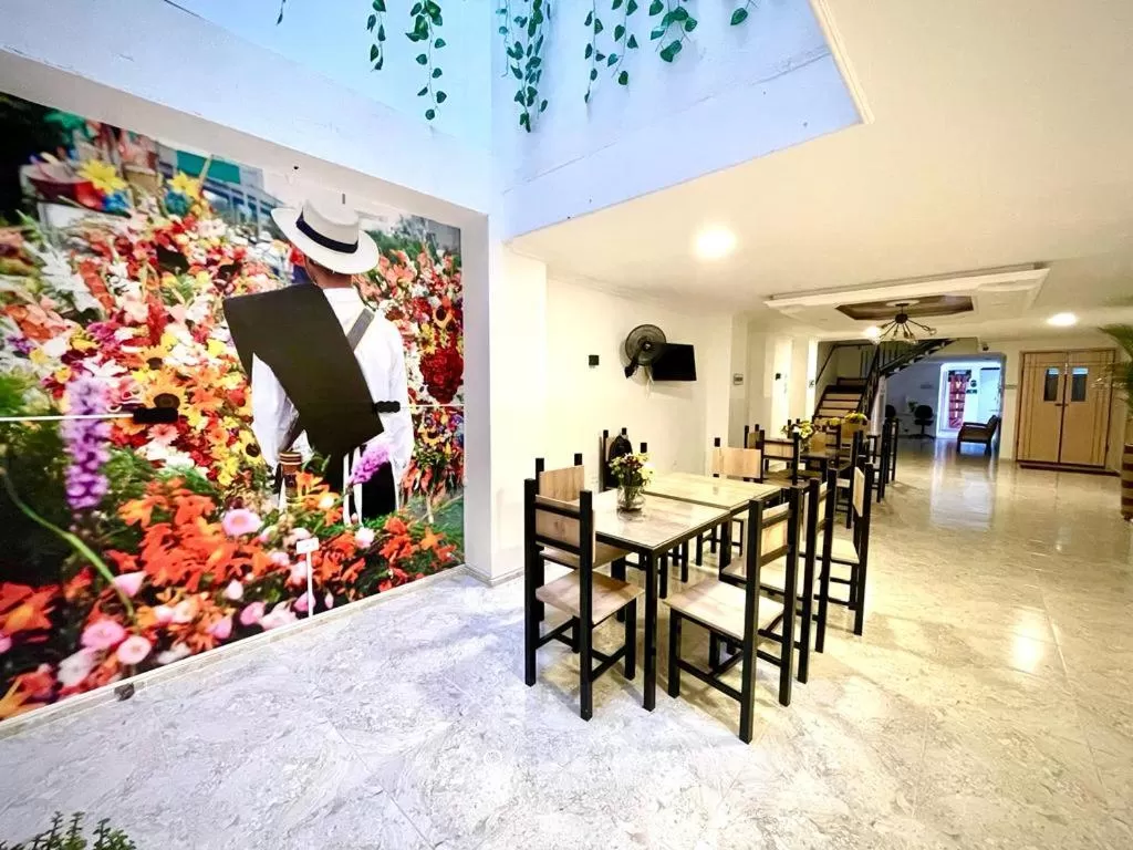 Restaurant/places to eat in Hotel Eterna Primavera