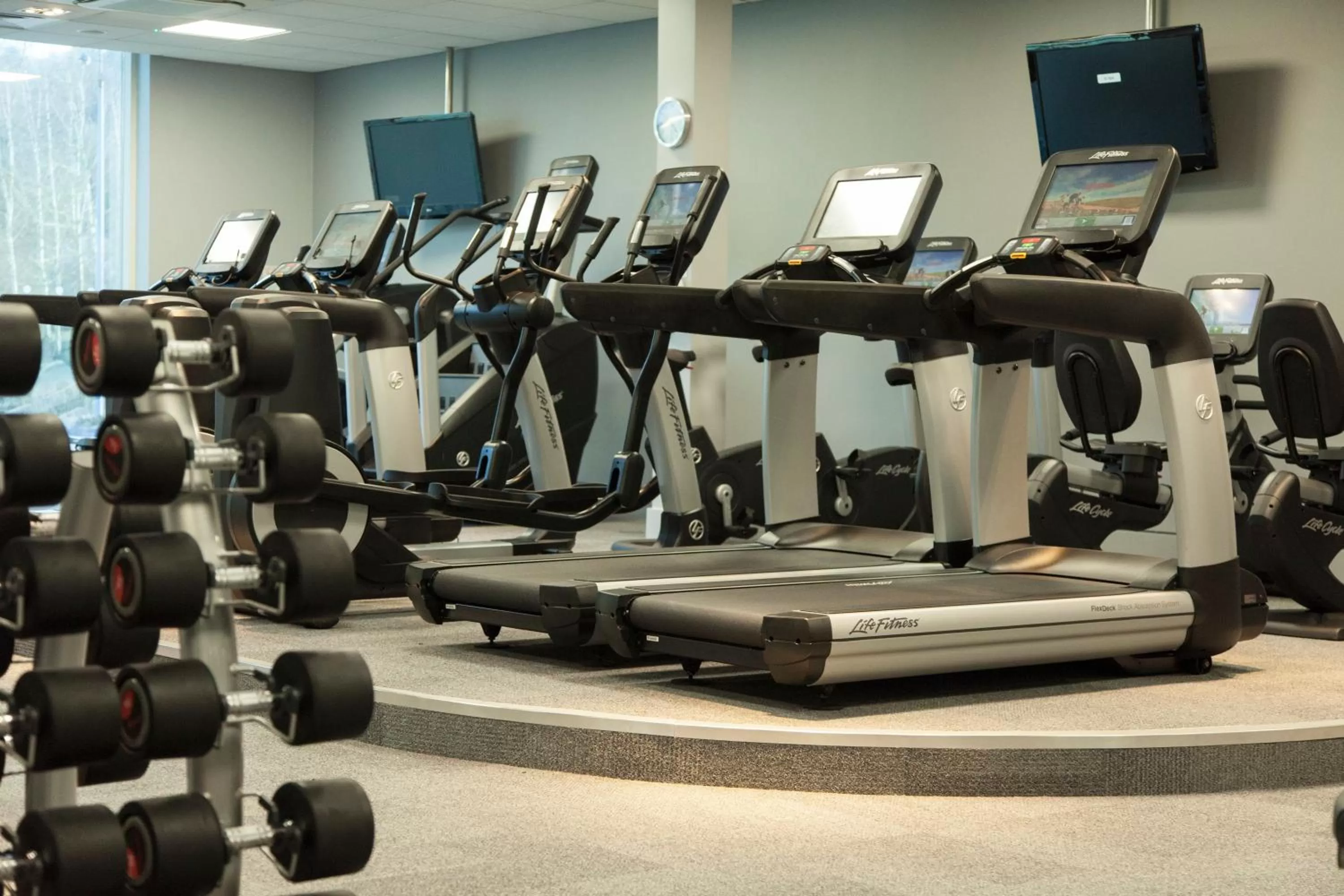 Fitness centre/facilities in Crowne Plaza Marlow by IHG