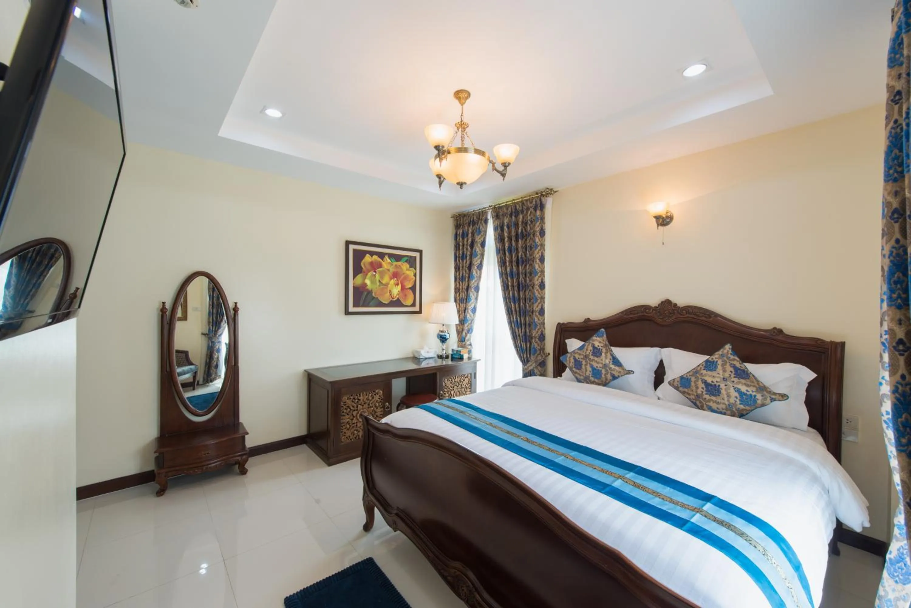 Other, Bed in The Velvet Orchid