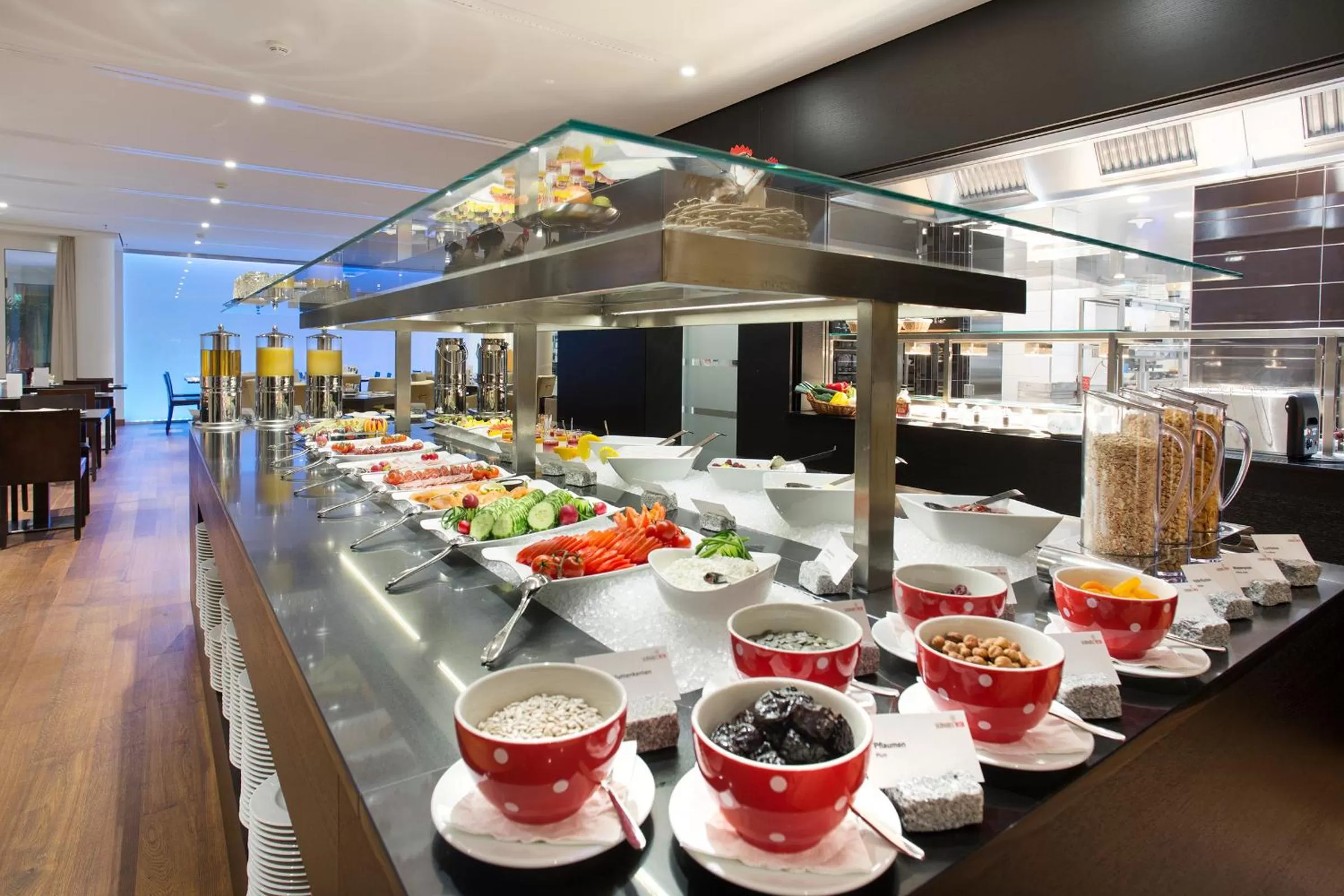 Restaurant/places to eat in Revier Hotel Säntispark