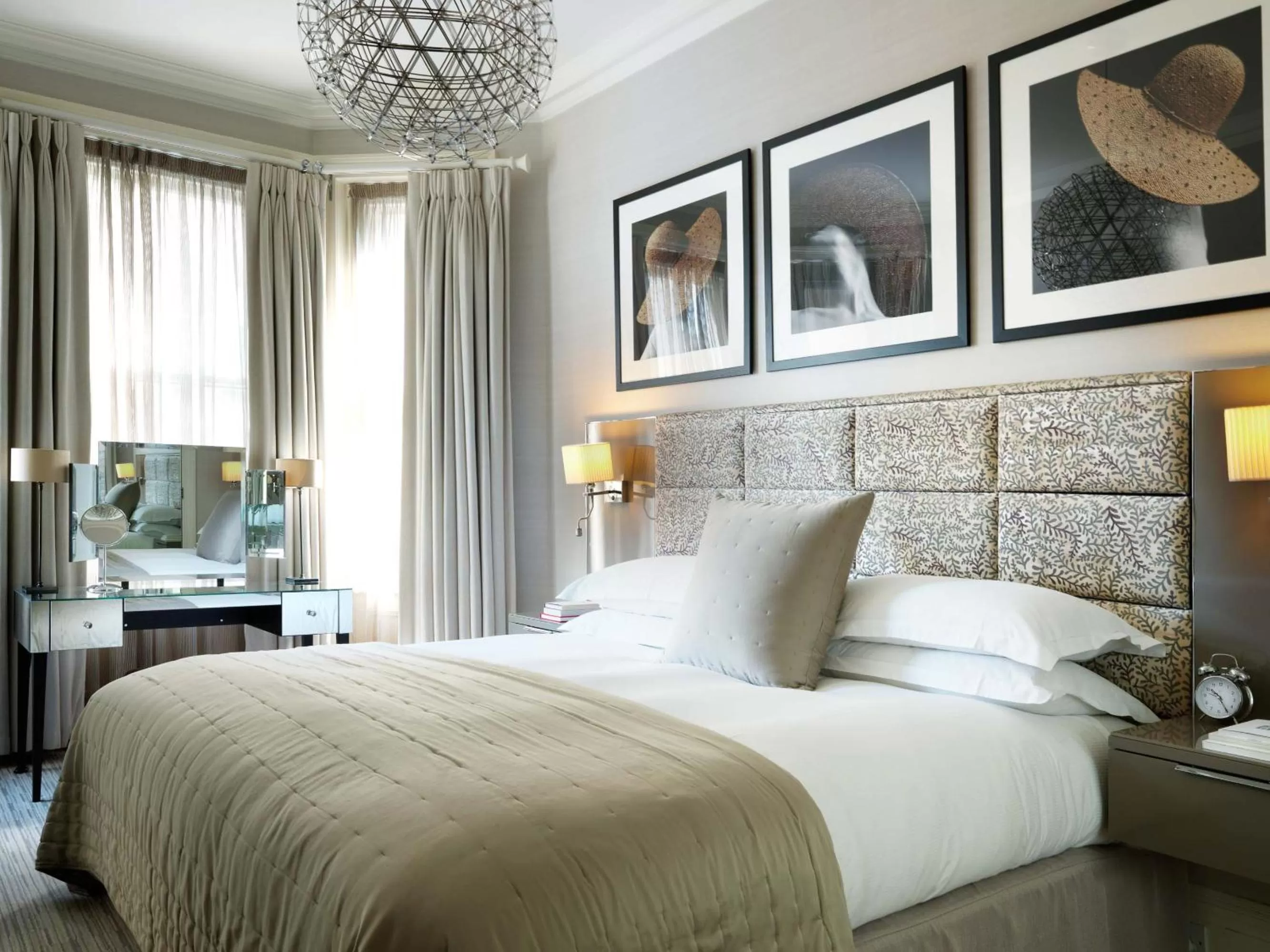 Bedroom, Bed in The Athenaeum Hotel & Residences