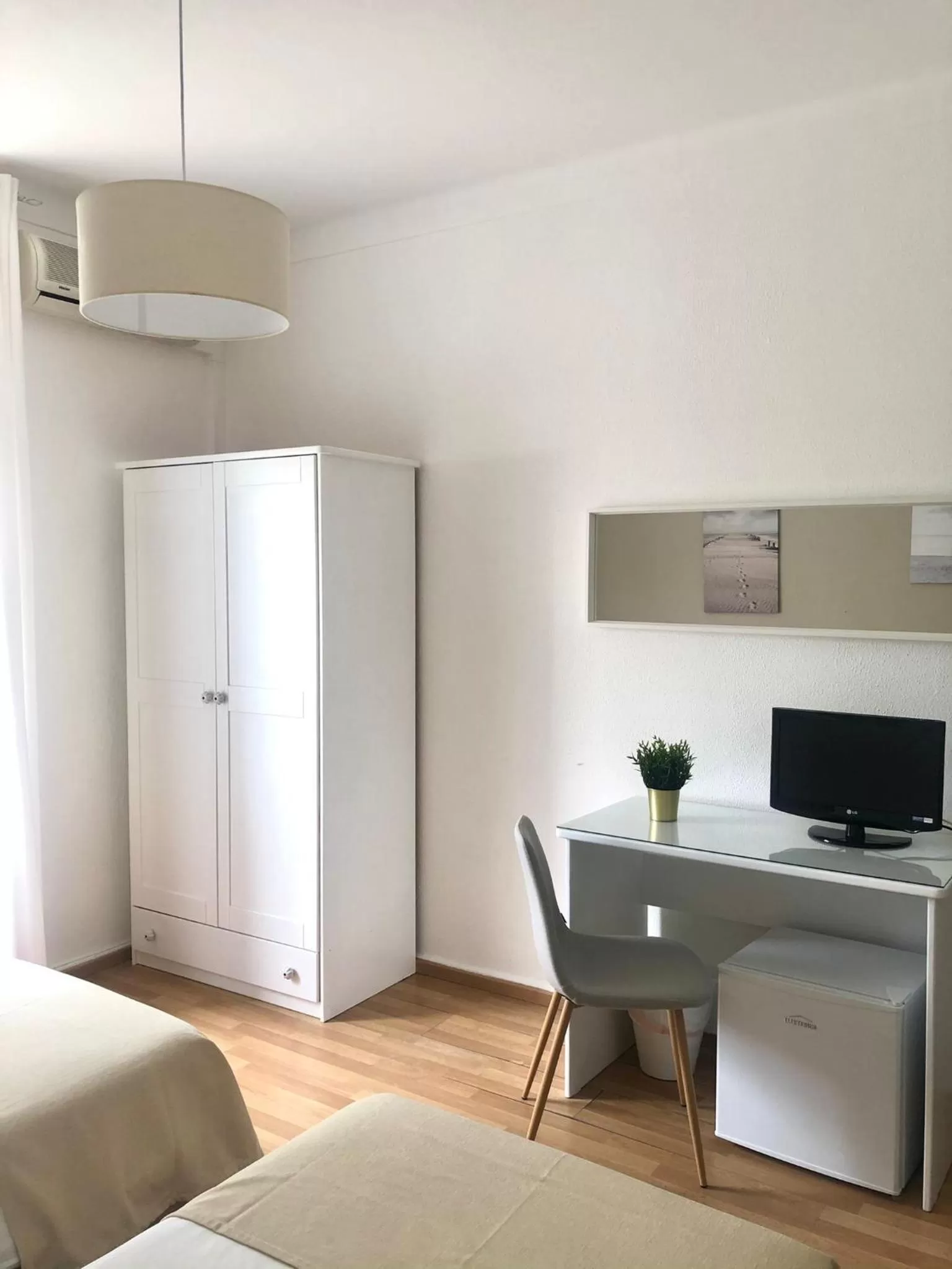 TV and multimedia, TV/Entertainment Center in Arcada House Tavira