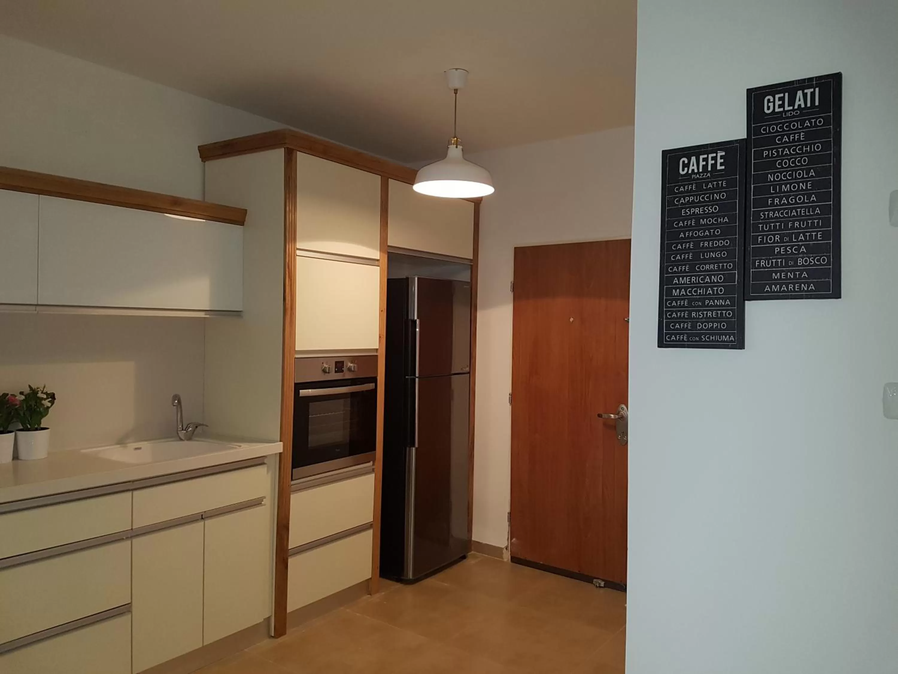 Kitchen or kitchenette in אבני החושן- Avnei Hoshen