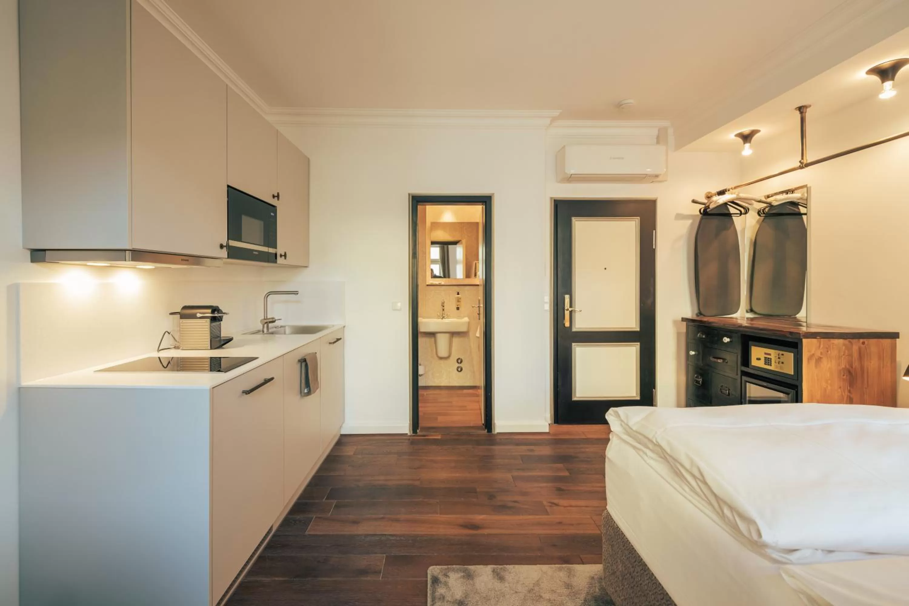 Bedroom, Bed in Bob W Berlin Mitte