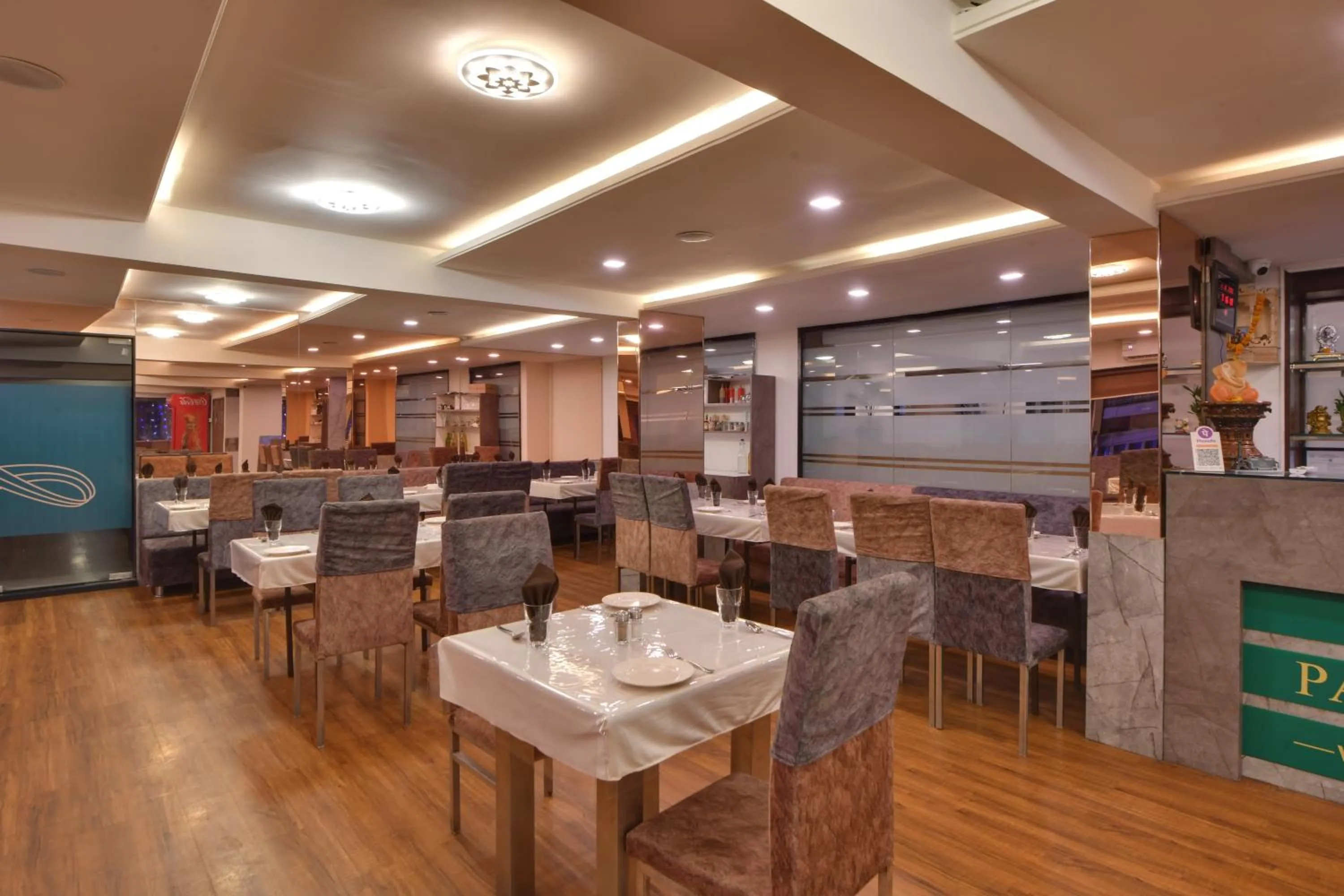 Restaurant/places to eat in Click Hotel by Suba, Jamnagar