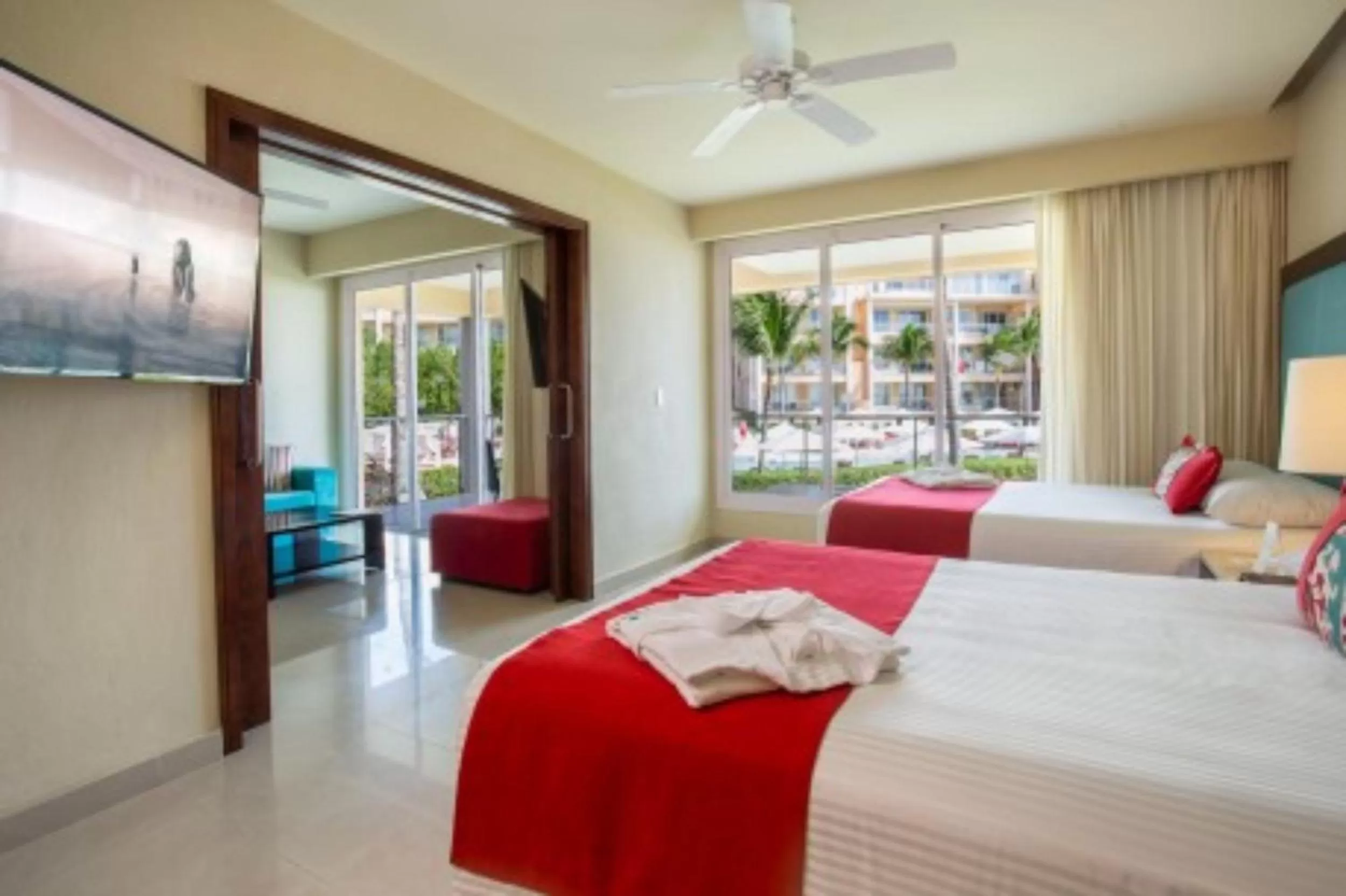Balcony/Terrace, Bed in Dreams Jade Resort & Spa - All Inclusive