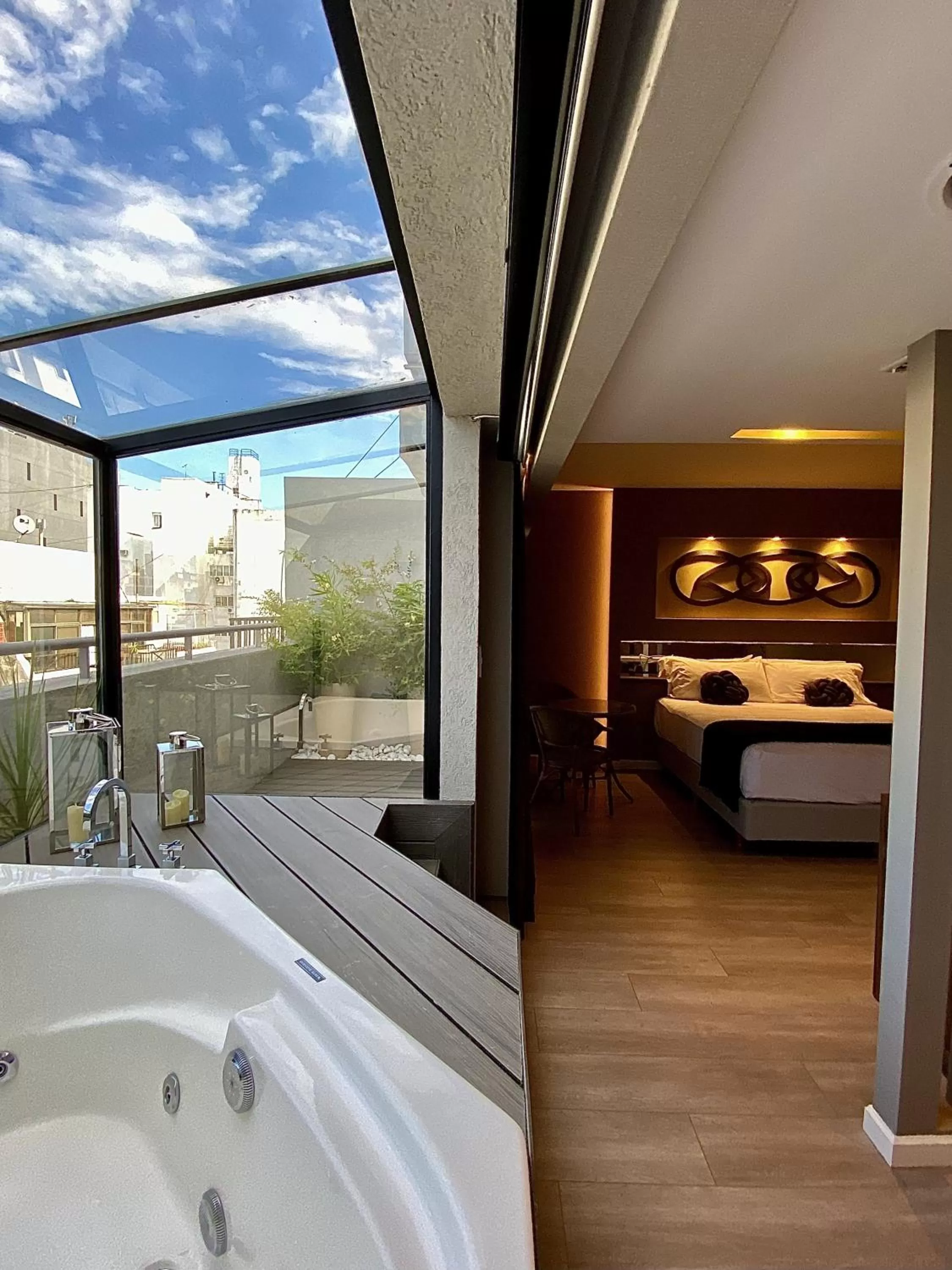 Photo of the whole room, Bed in Up Congreso Hotel