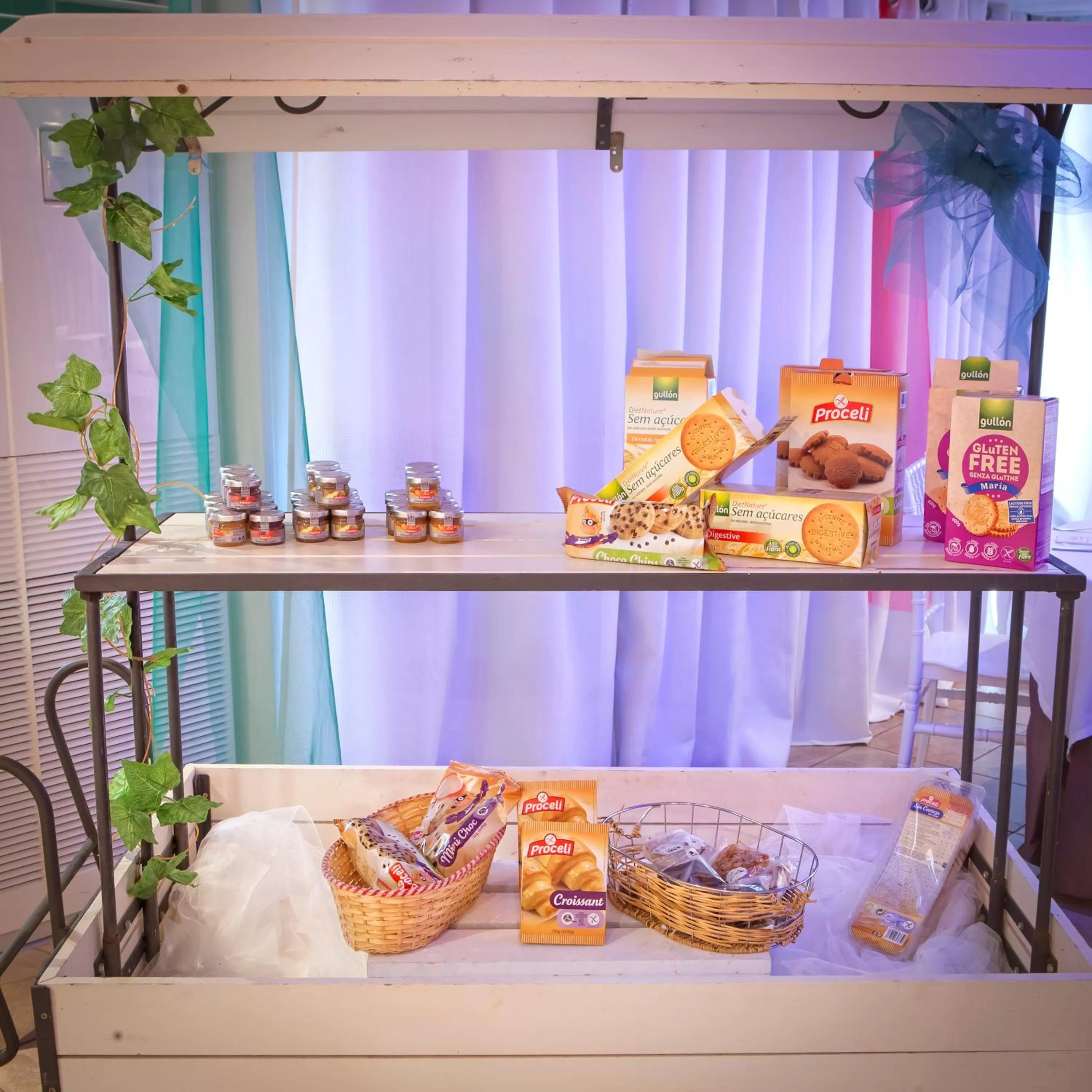 Buffet breakfast in Hotel Spa El Muelle de Suances