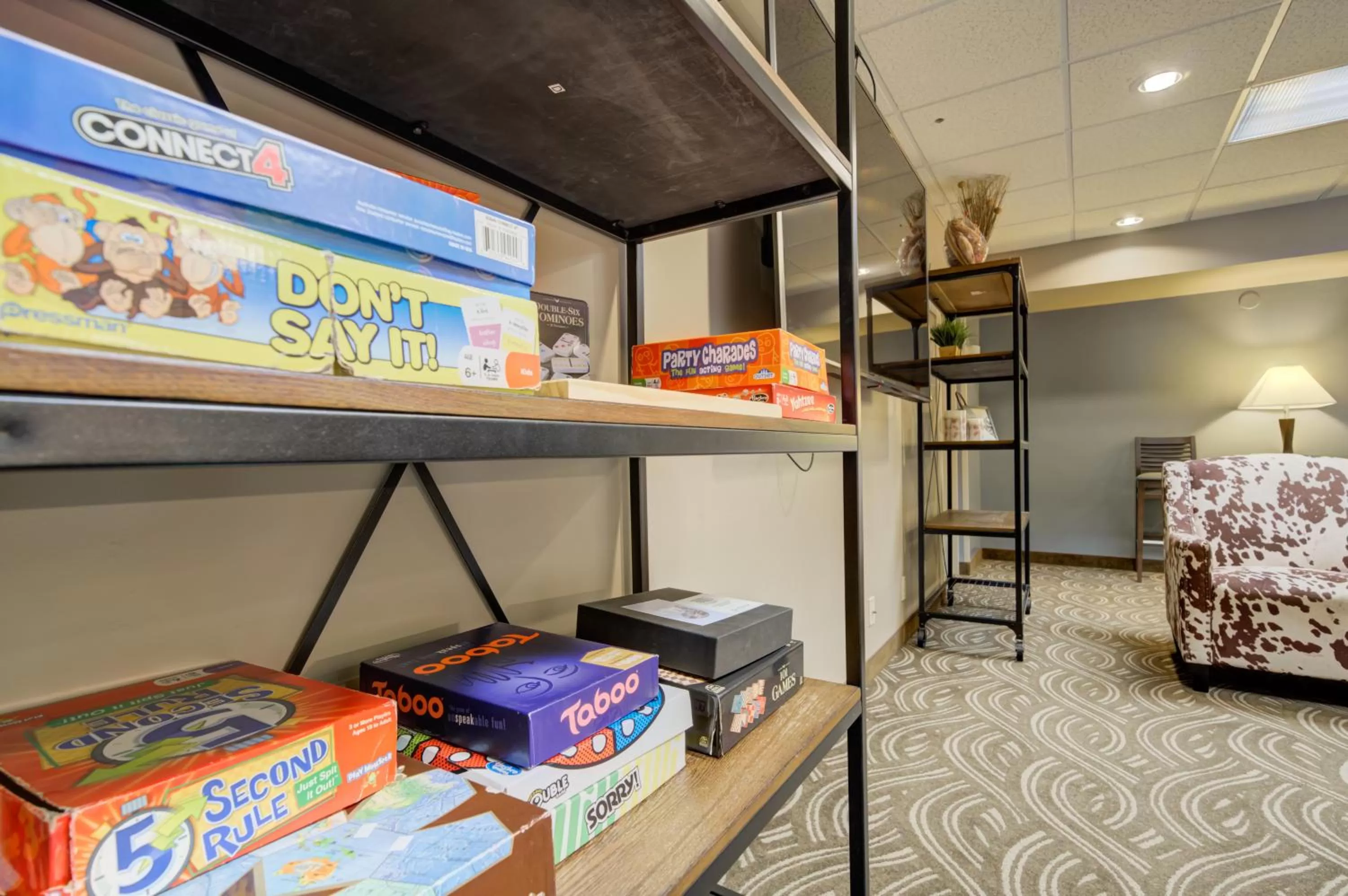 Game Room, Bed in Whitefish Riverfront Hotel