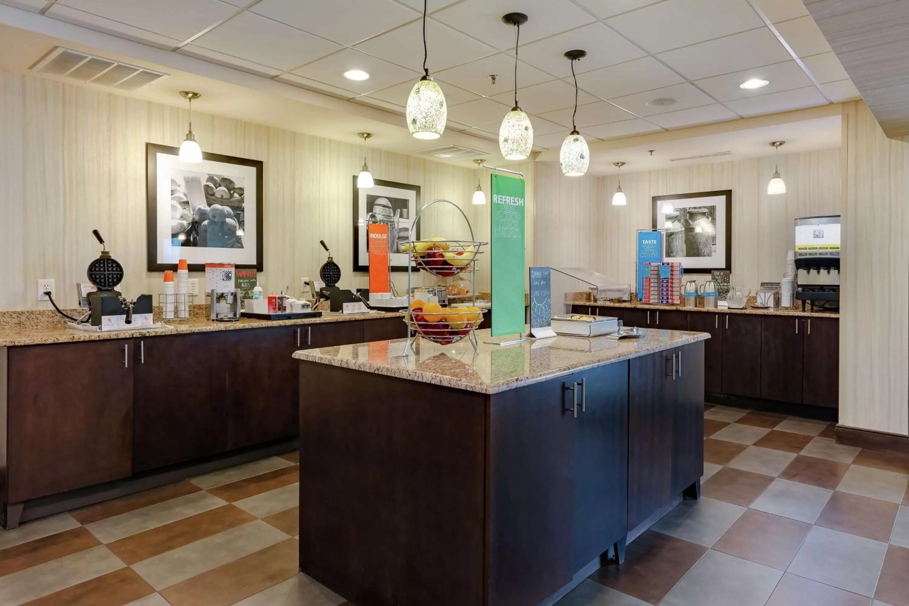 Breakfast in Hampton Inn and Suites Adairsville/Calhoun Area