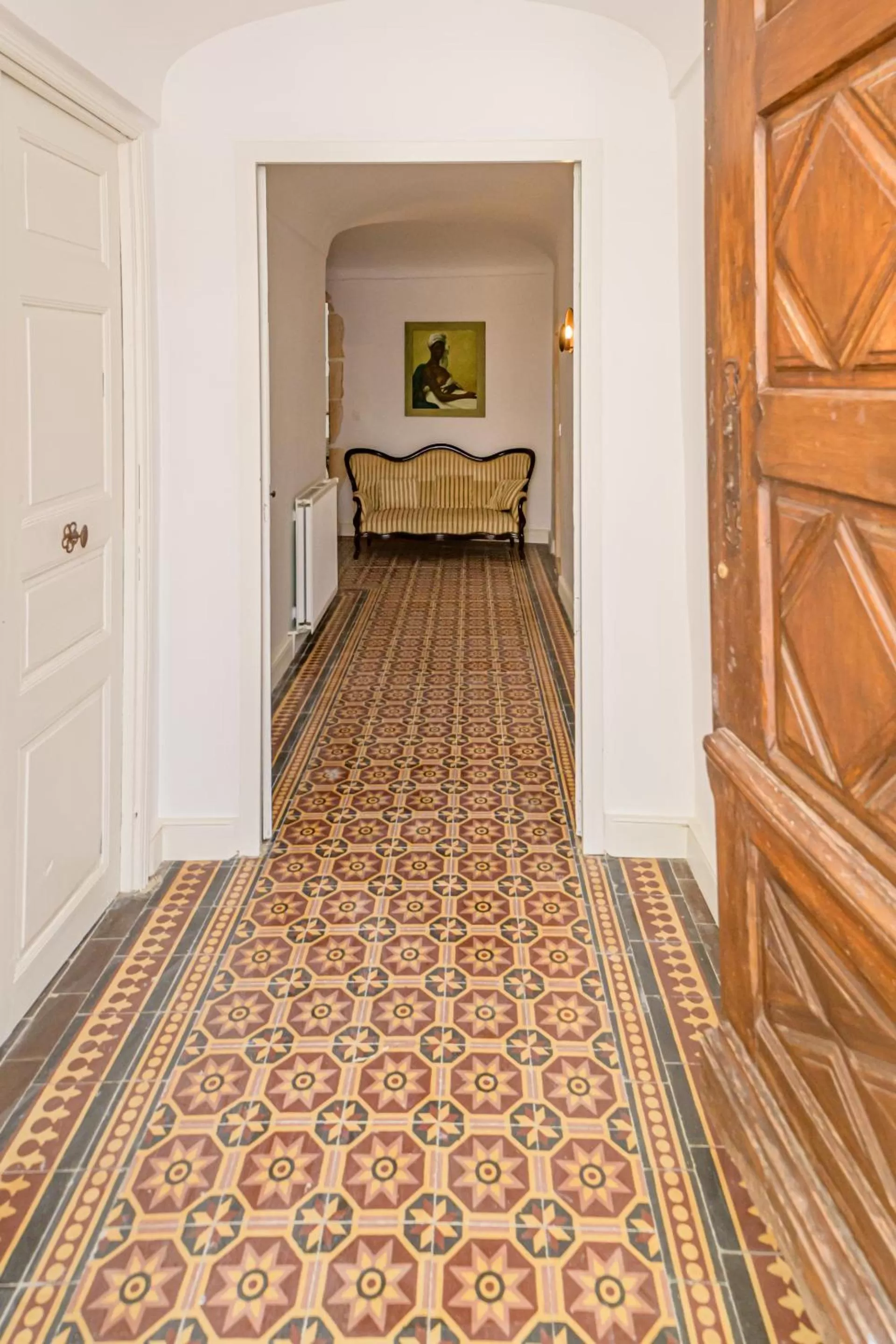 Facade/entrance in La Tour Des Remparts