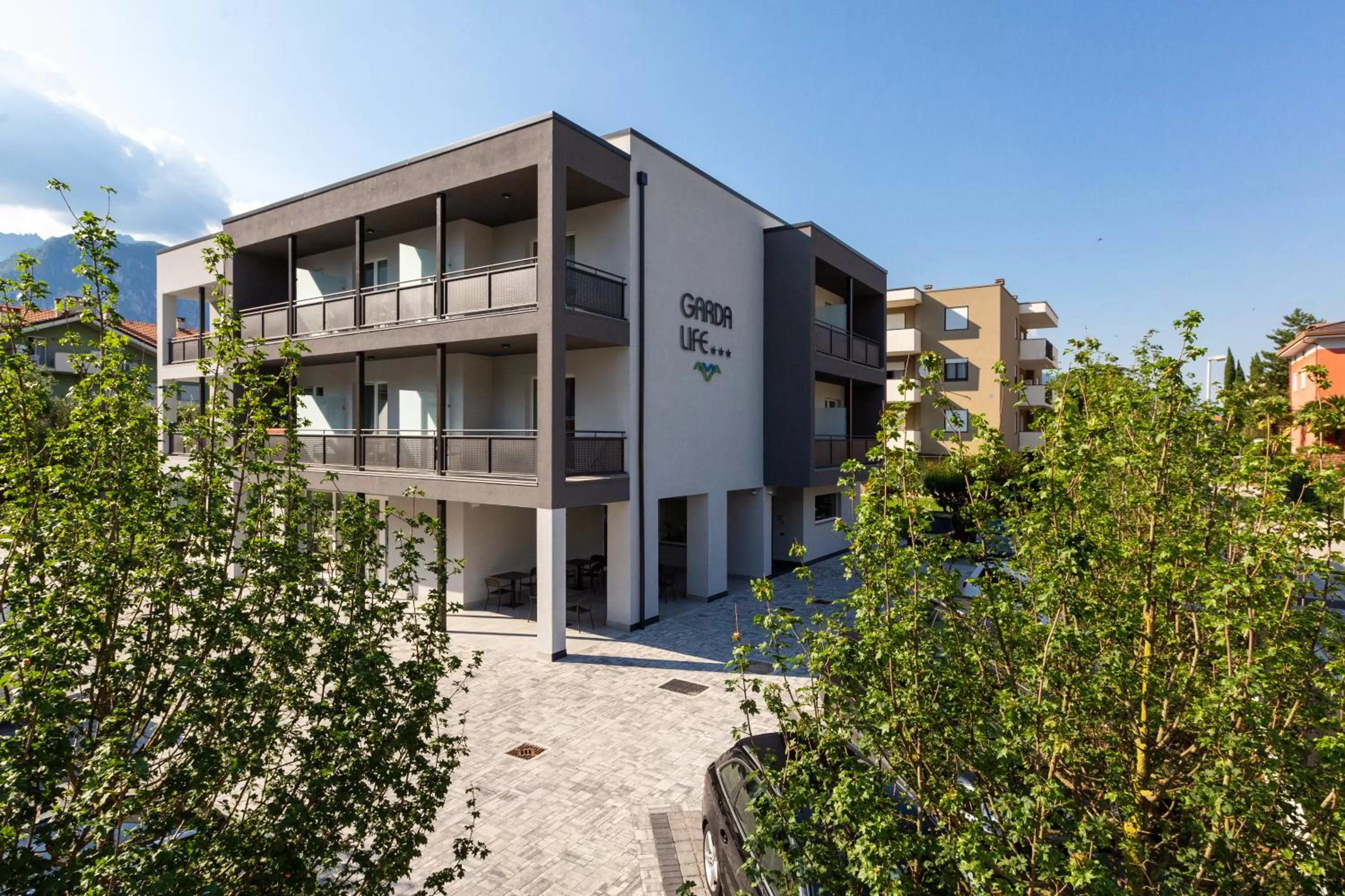 Property building in Garda Life