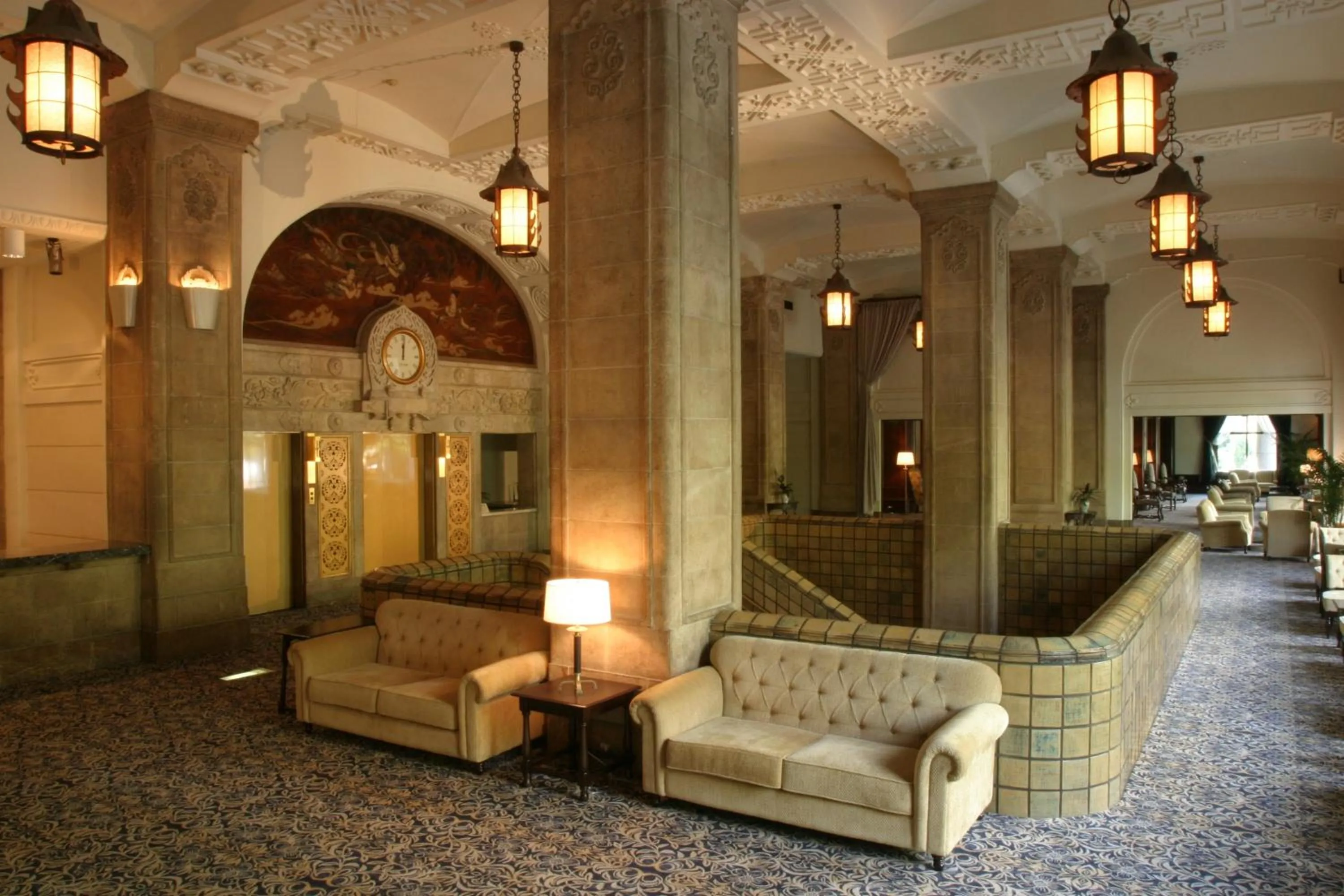 Decorative detail in Hotel New Grand