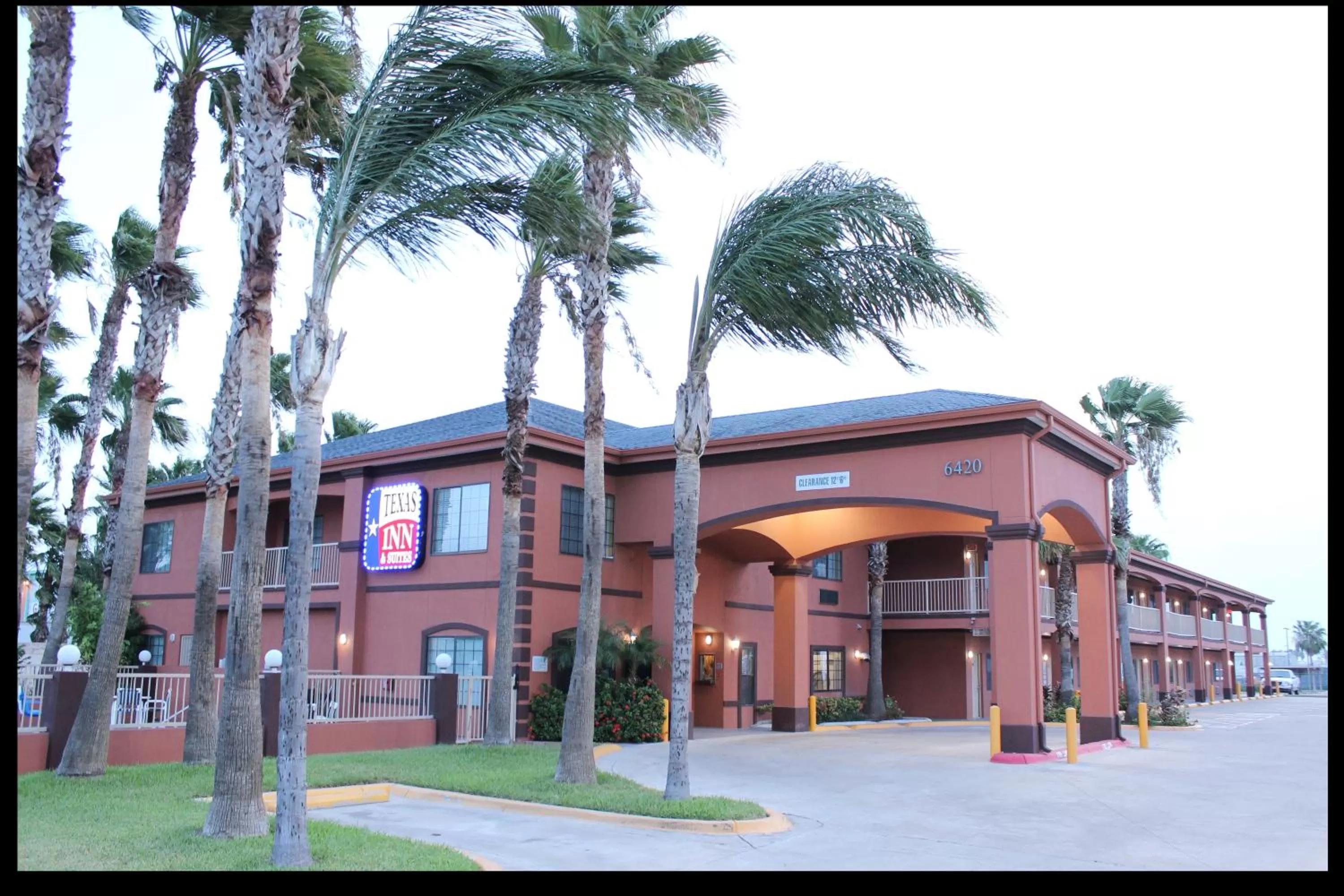 Facade/entrance in Texas Inn & Suites McAllen at La Plaza Mall and Airport