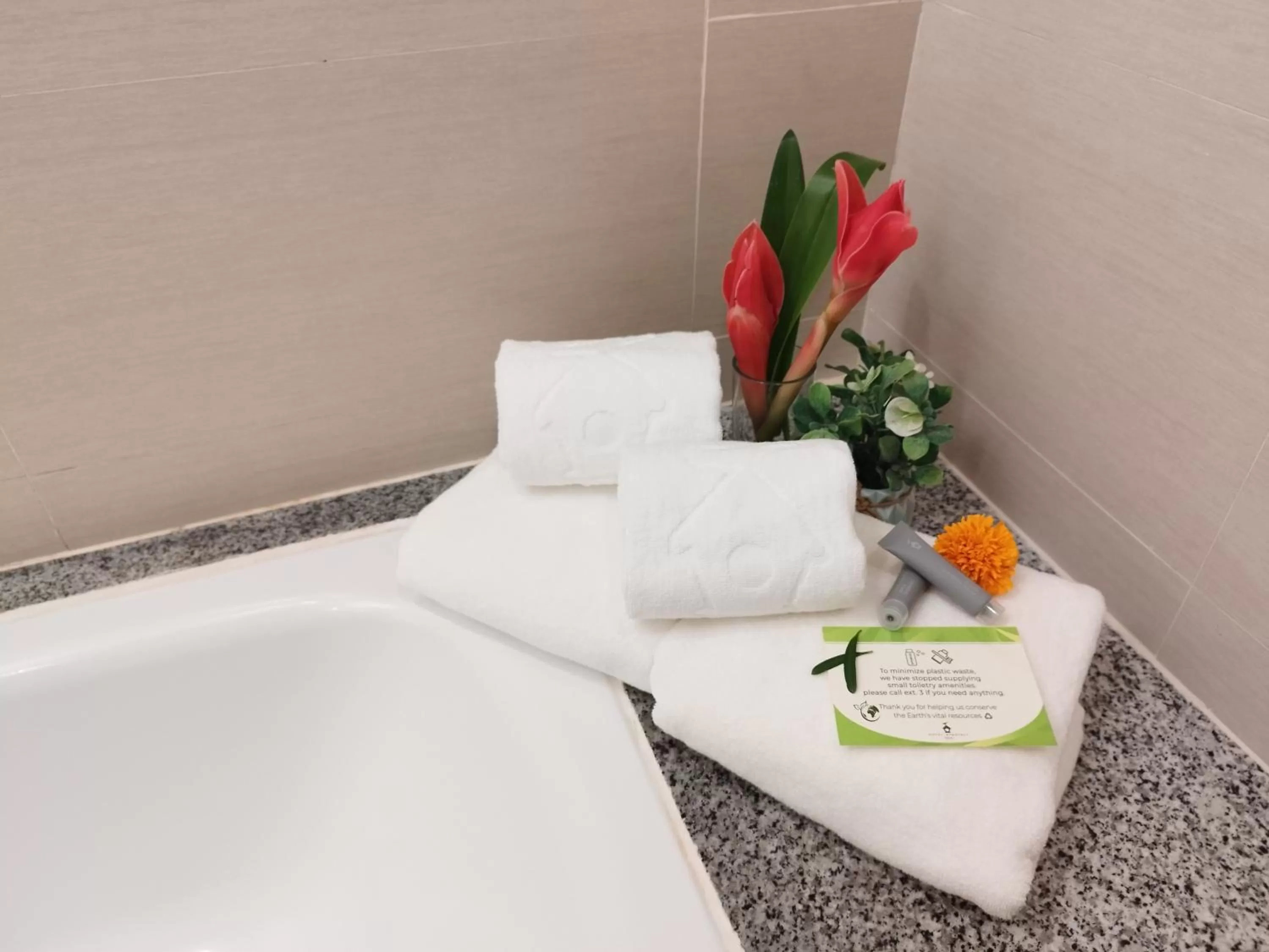 Bath in Hotel Kimberly Tagaytay