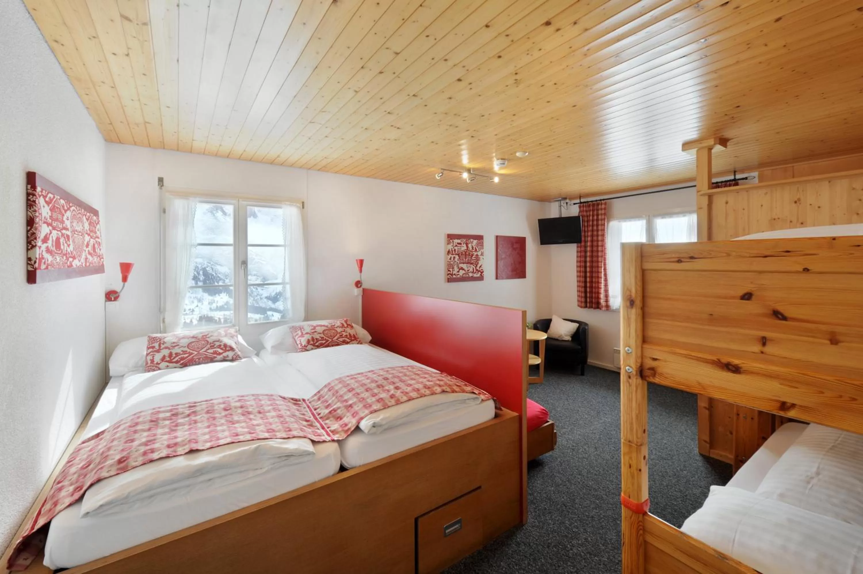 Photo of the whole room, Bed in Alpinhotel Bort