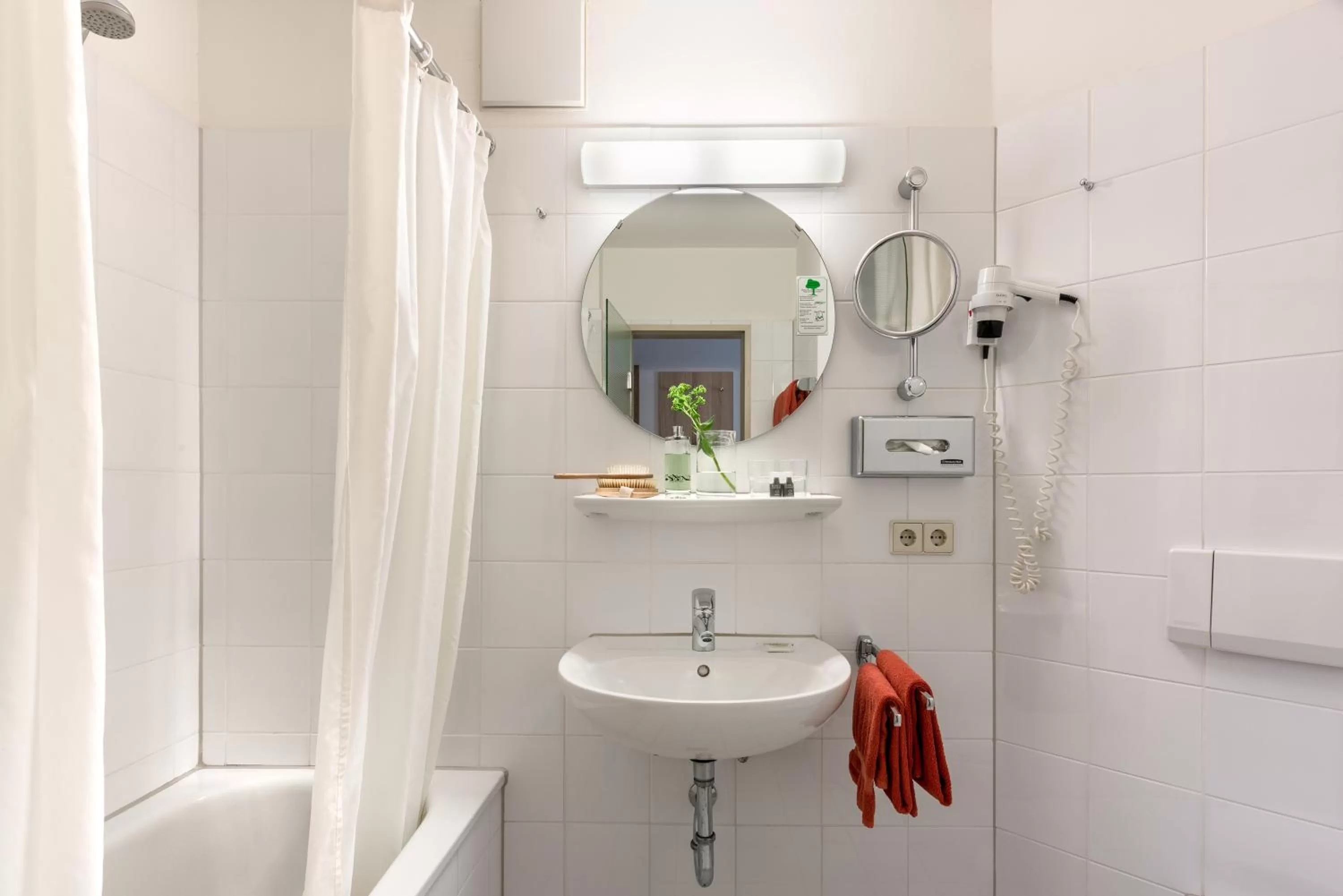 Shower in Hotel Europa