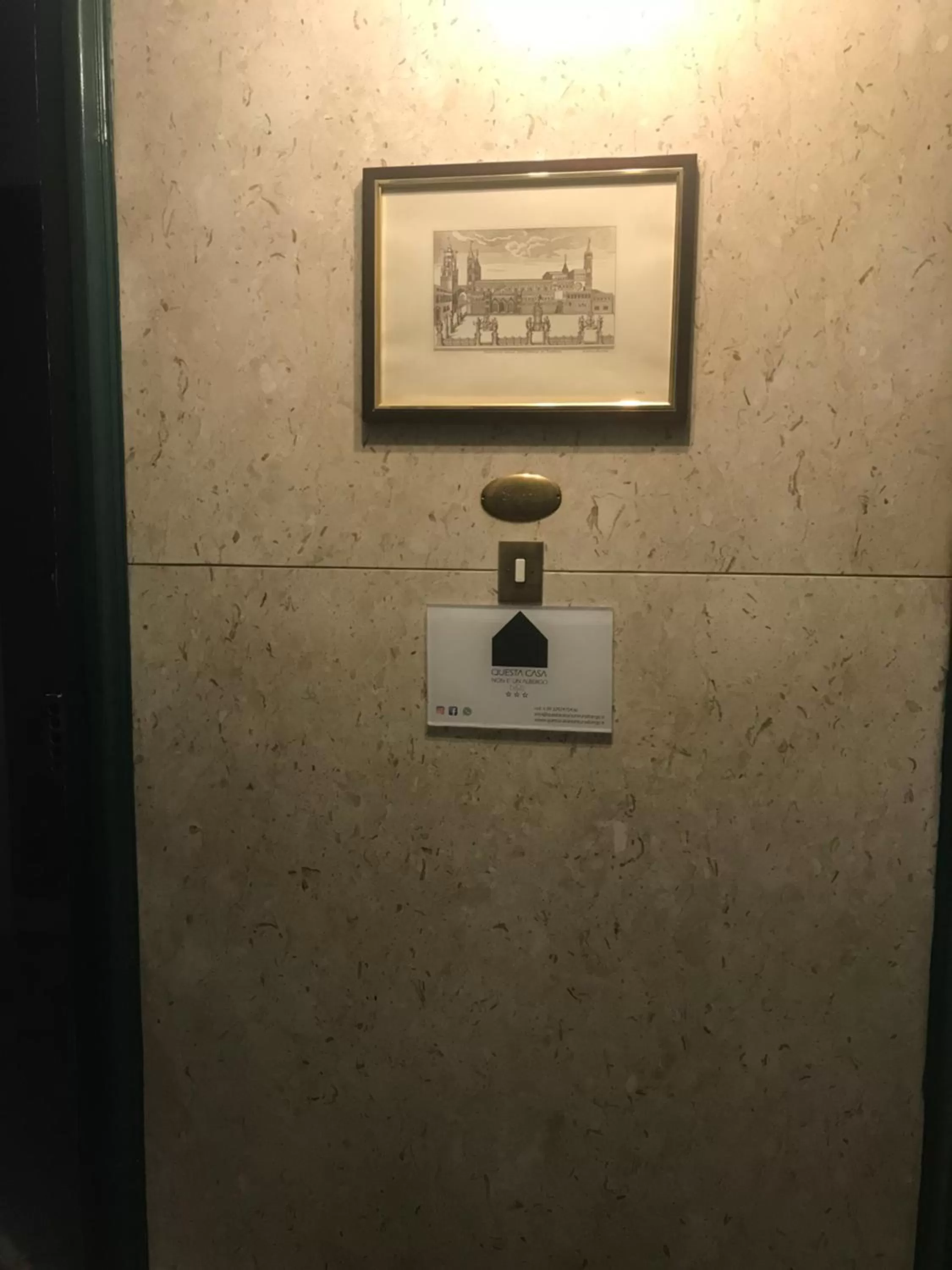 Property logo or sign in B&B Questa casa non e'un albergo