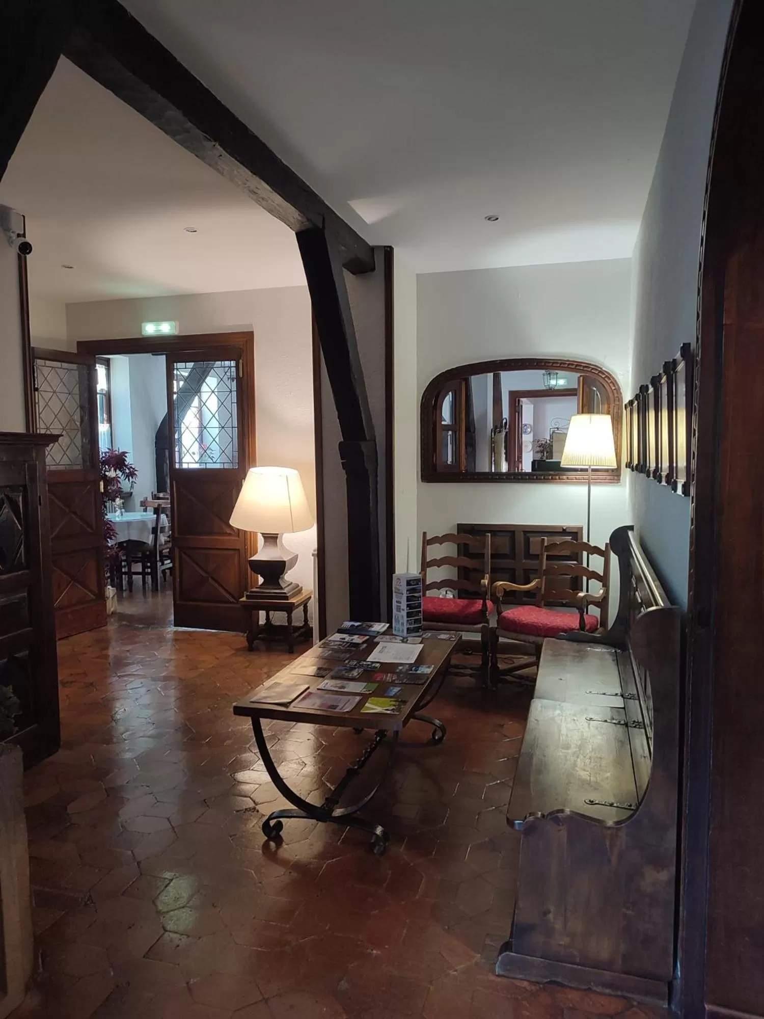 Seating area in Conde Aznar