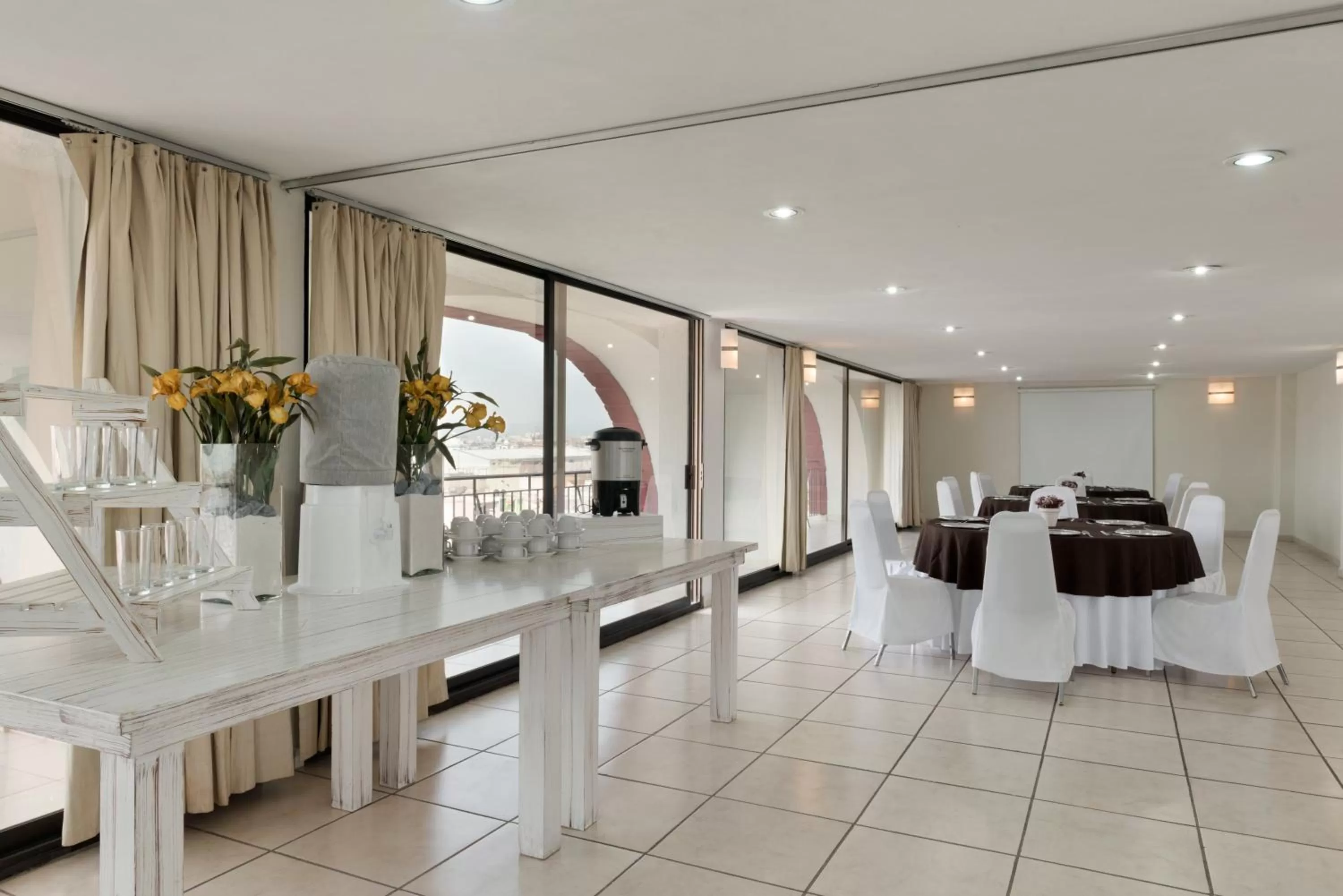 Business facilities in Ramada Plaza by Wyndham Leon