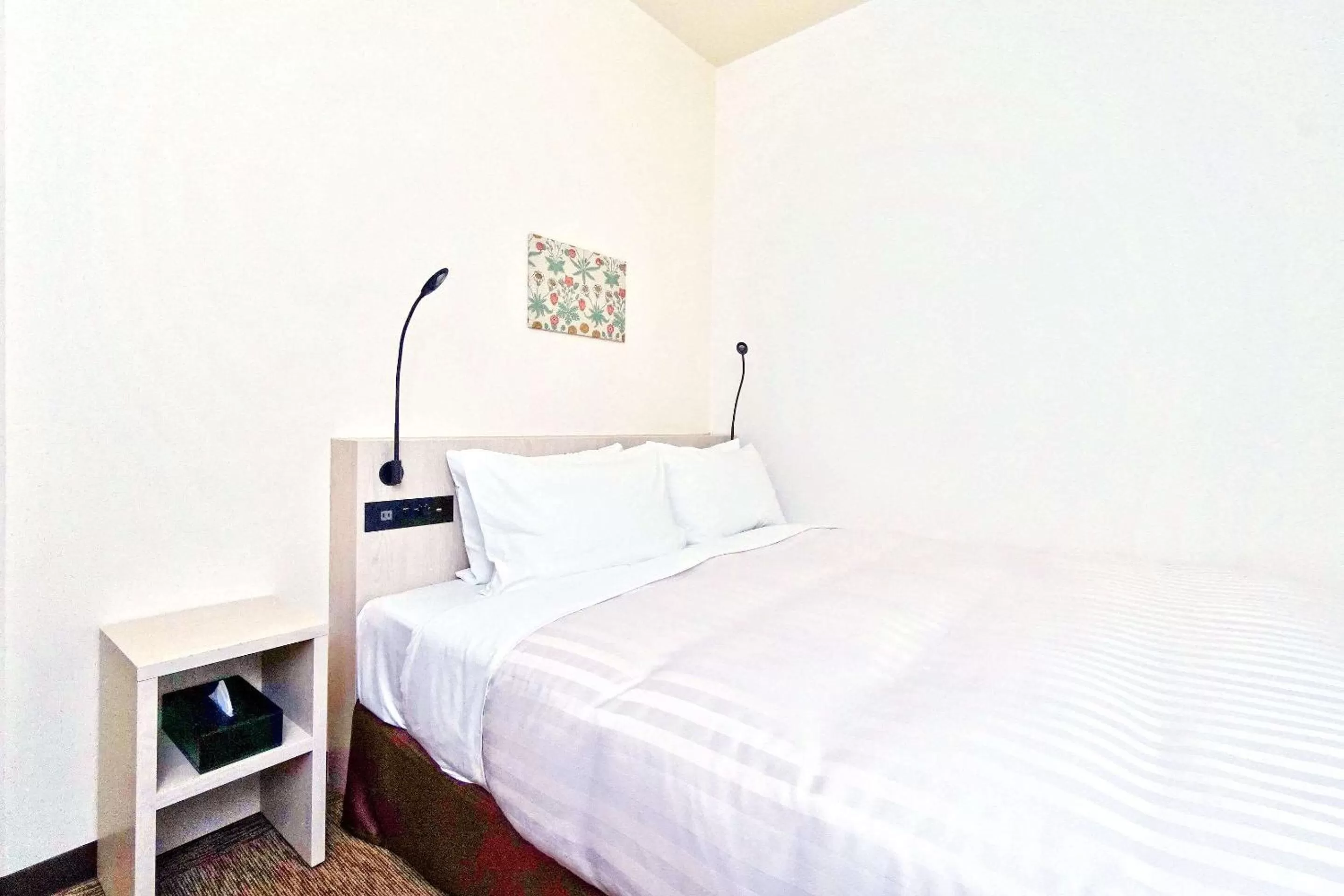 Bedroom, Bed in Best Western Osaka Tsukamoto