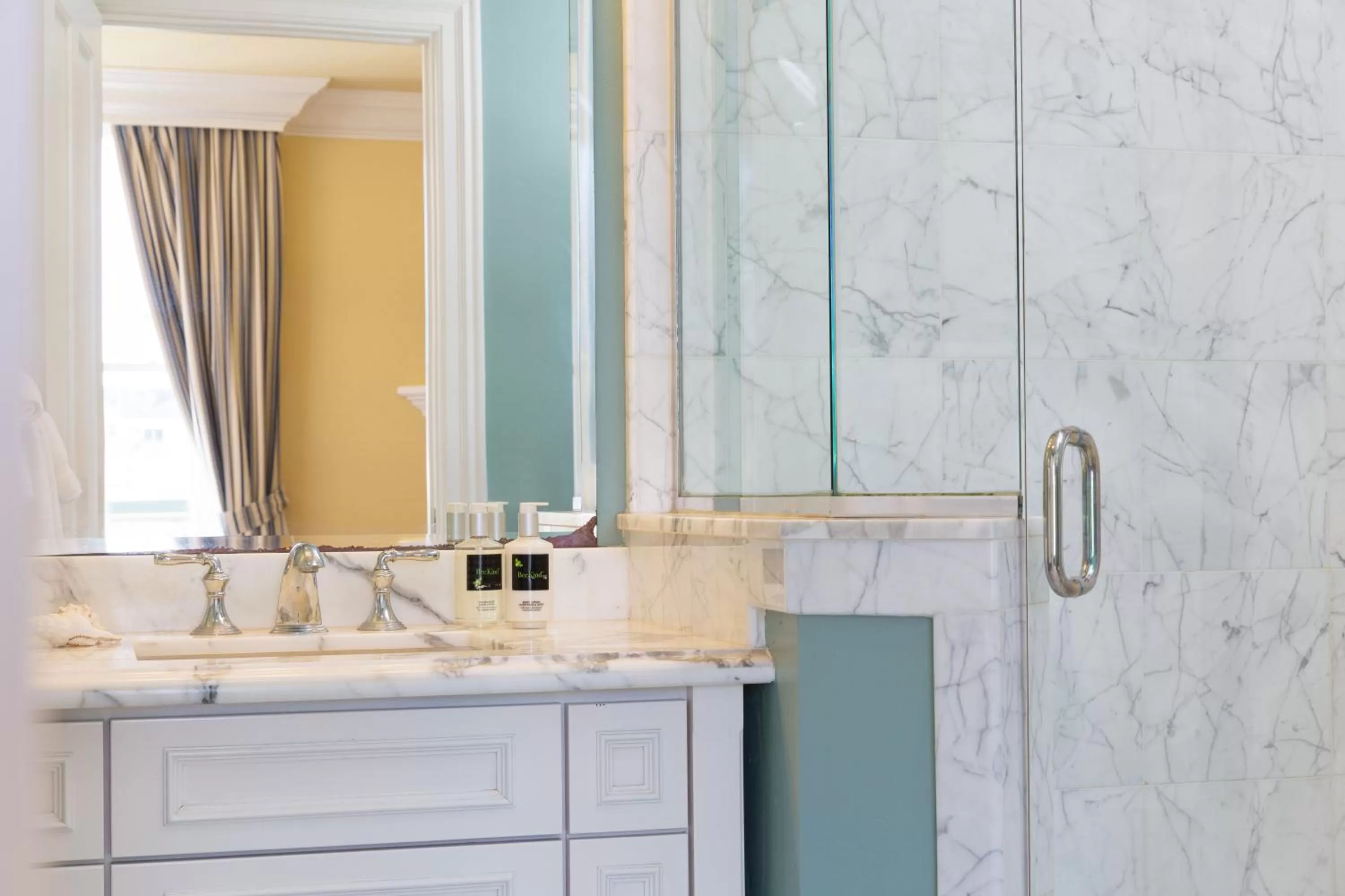 Bathroom in West Cliff Inn, A Four Sisters Inn