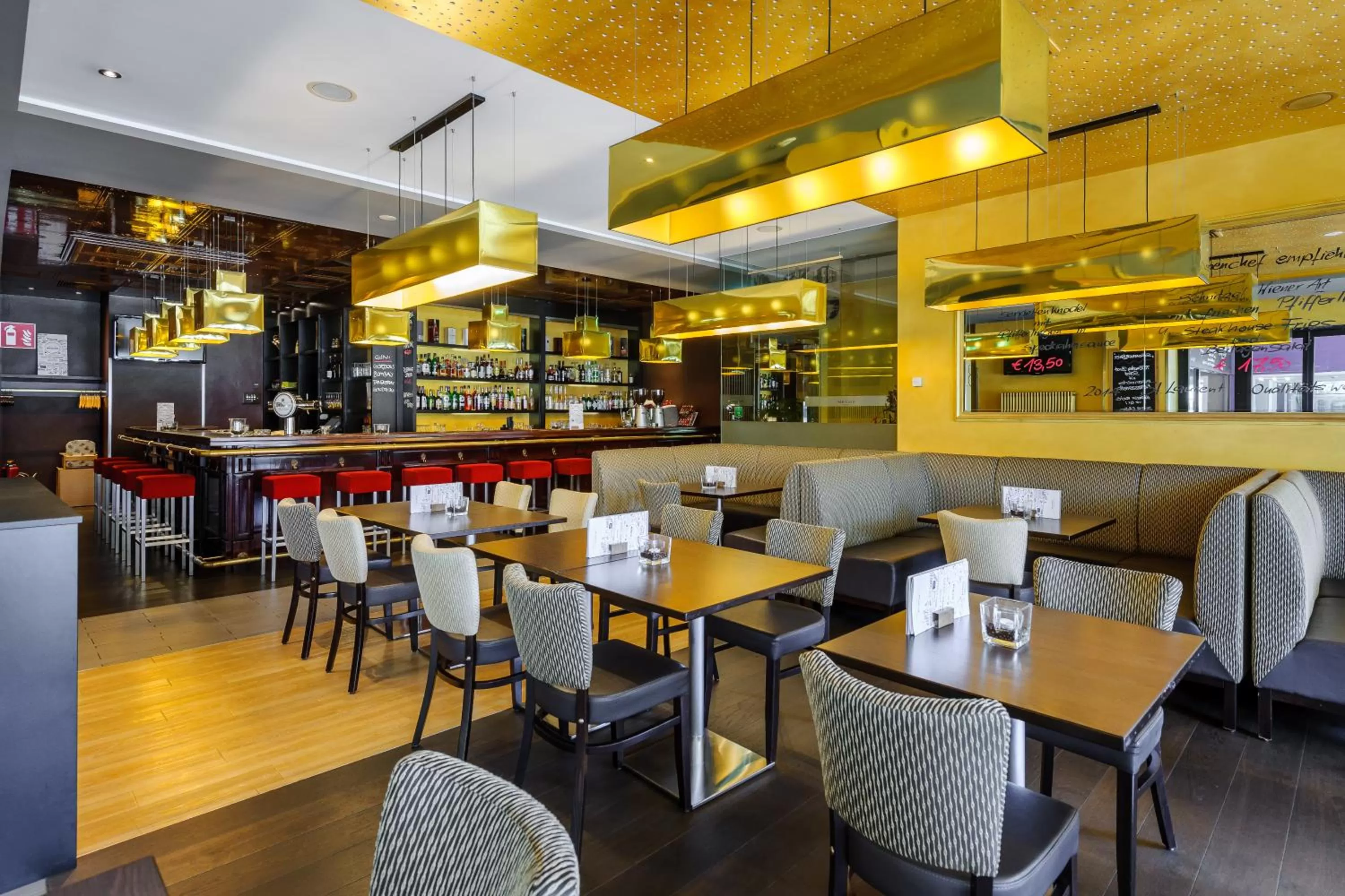 Restaurant/places to eat in Mercure Hotel Trier Porta Nigra