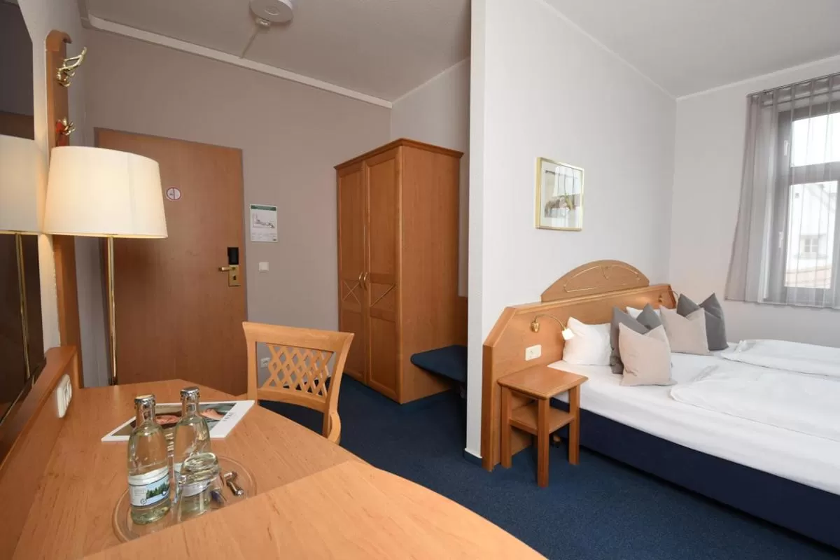 wardrobe, Bed in Hotel Anna Amalia