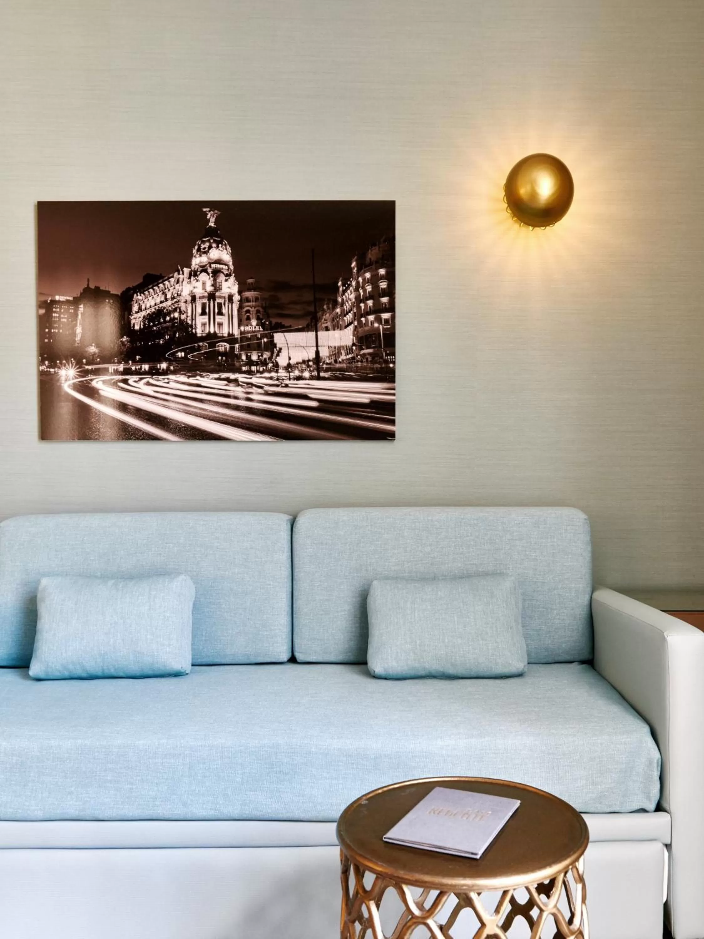 Bed in Regente Hotel