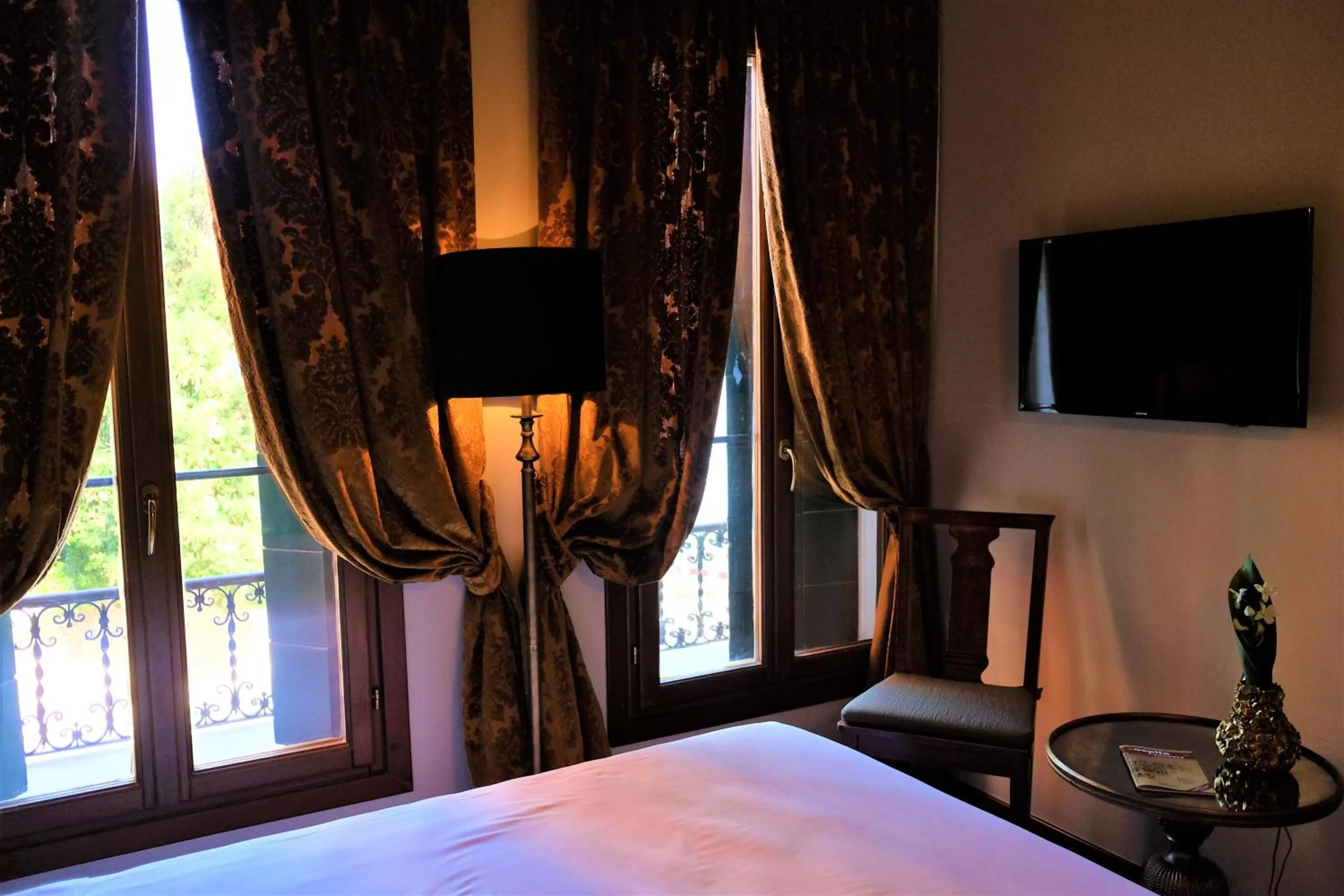 Bed in Hotel La Calcina