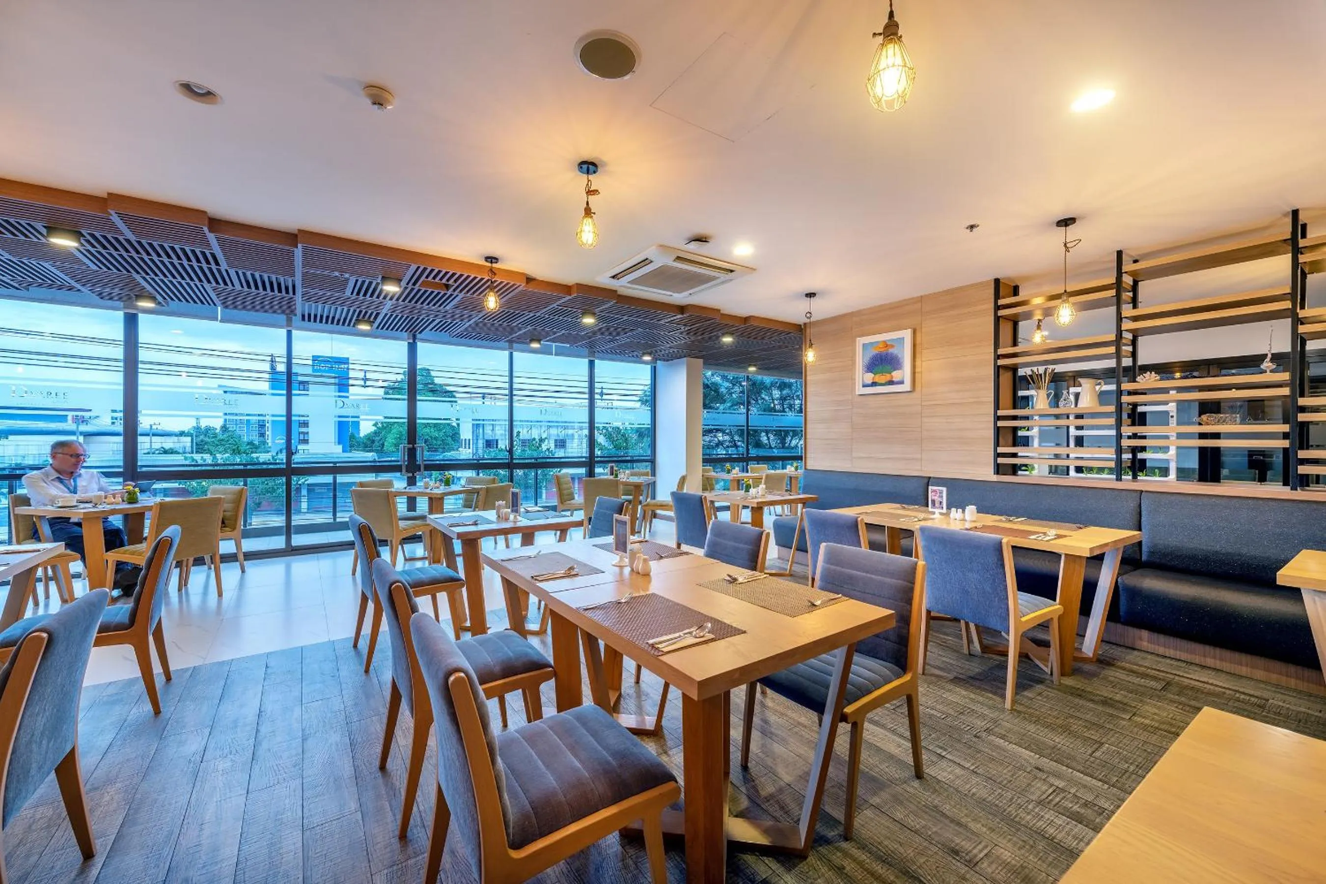 Restaurant/Places to Eat in D Varee Diva Central Rayong