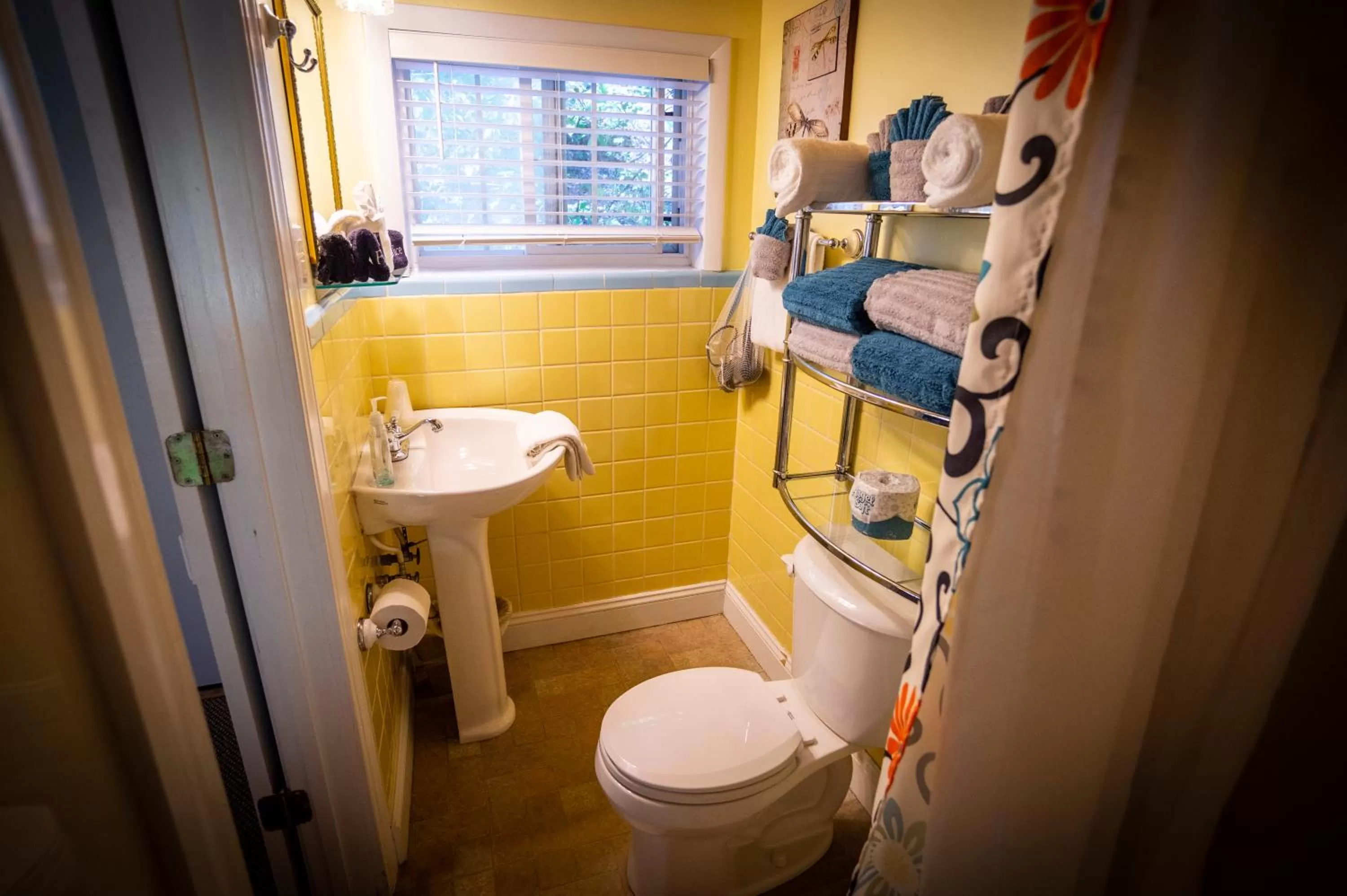 Bathroom in Sherwood Court Cottages