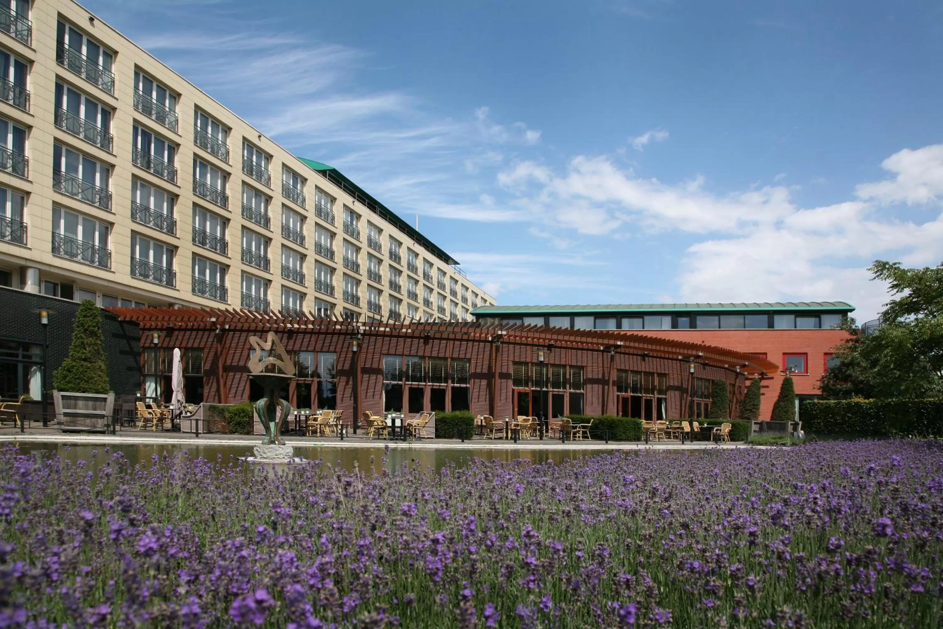Facade/entrance in Hotel Van der Valk Maastricht