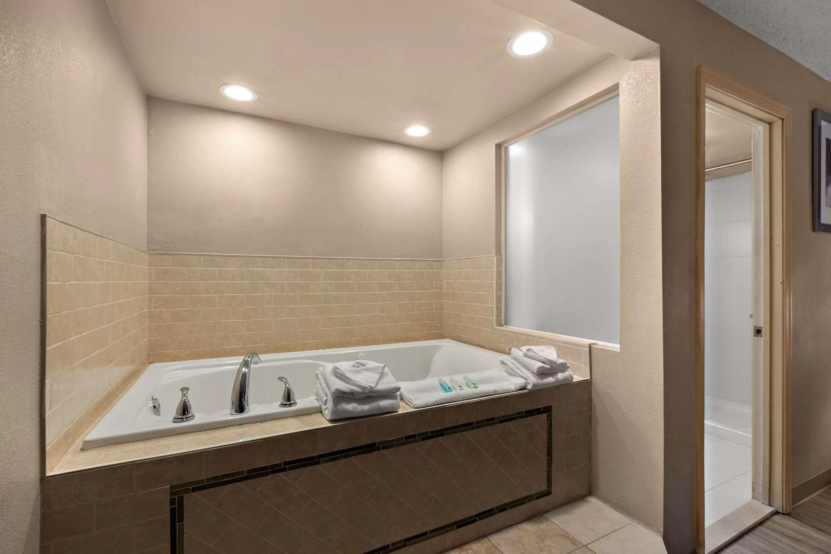 Bedroom in Quality Inn Wayne - Fairfield Area